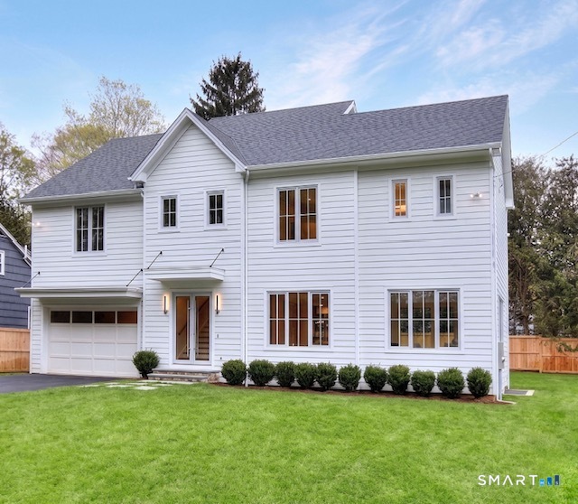 19 East Horseshoe Lane