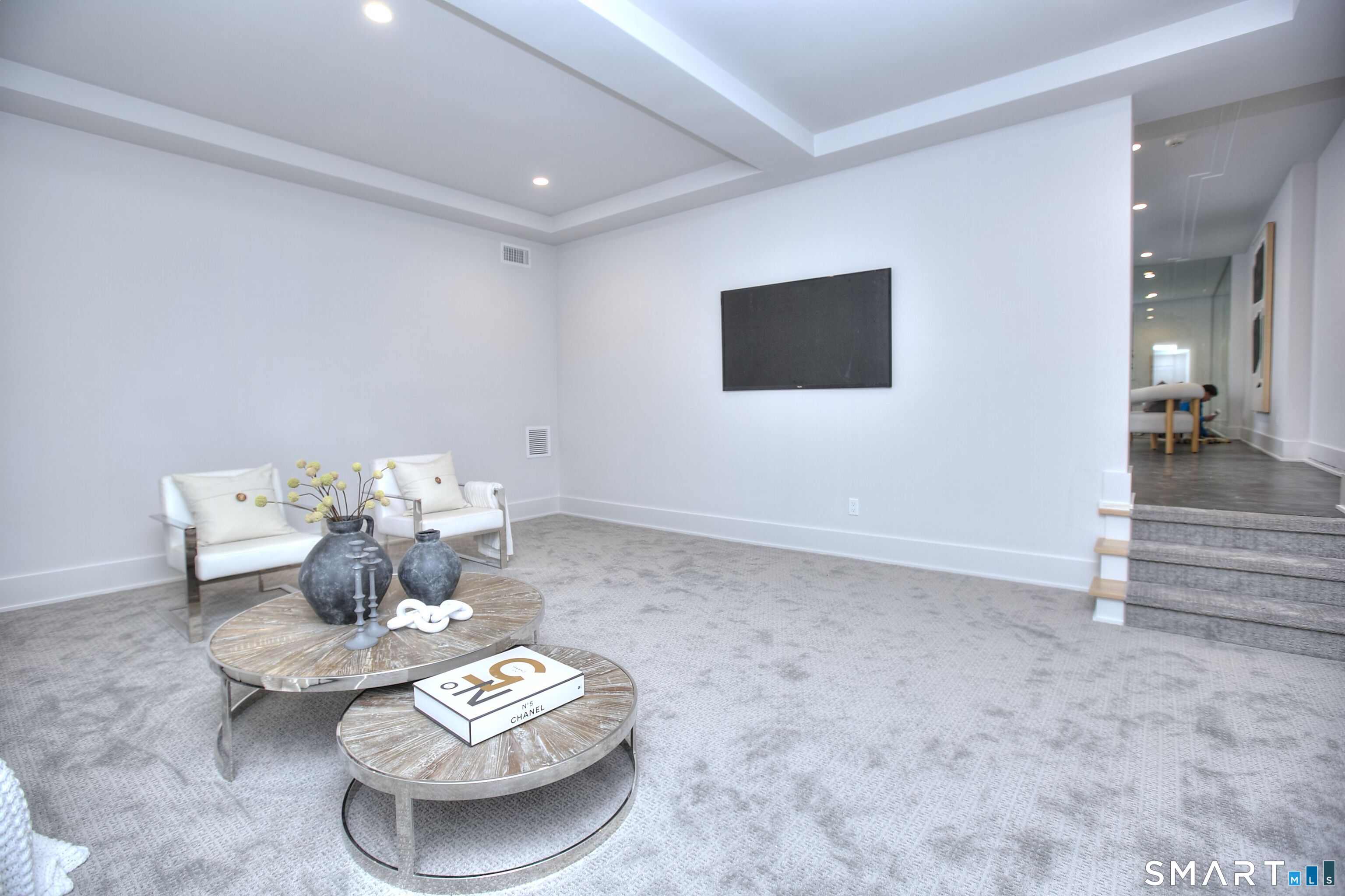 19 East Horseshoe Lane