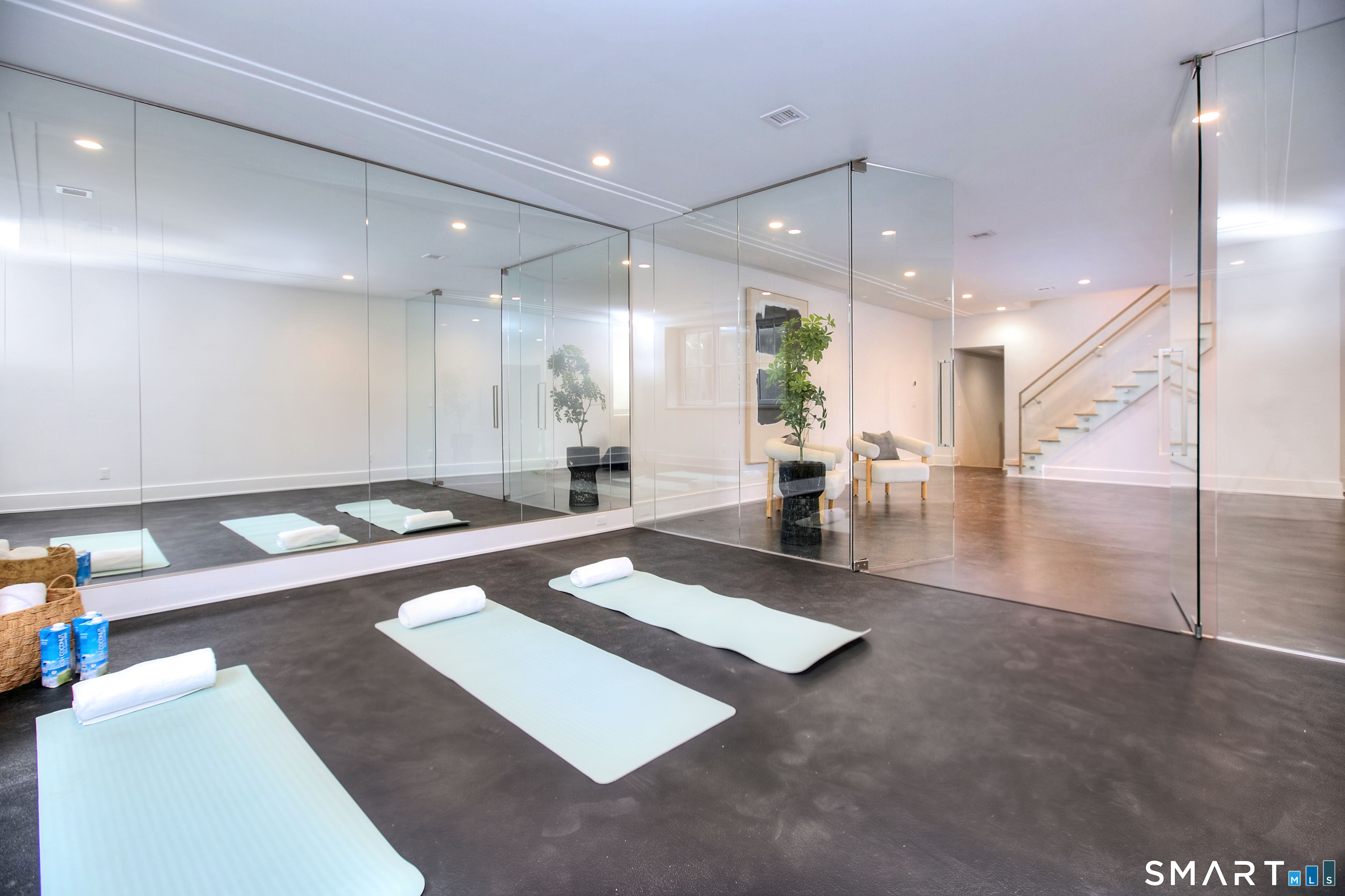 19 East Horseshoe Lane