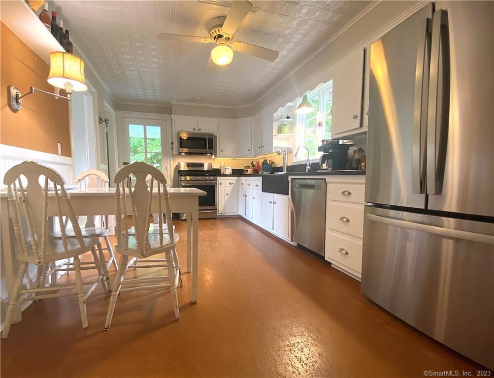 1975 Mill Plain Road