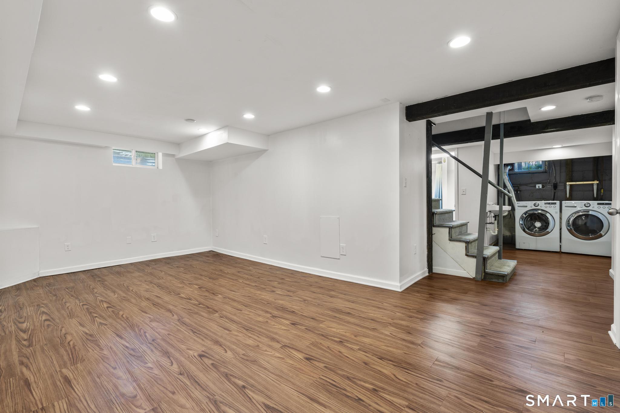 77 Round Hill Road