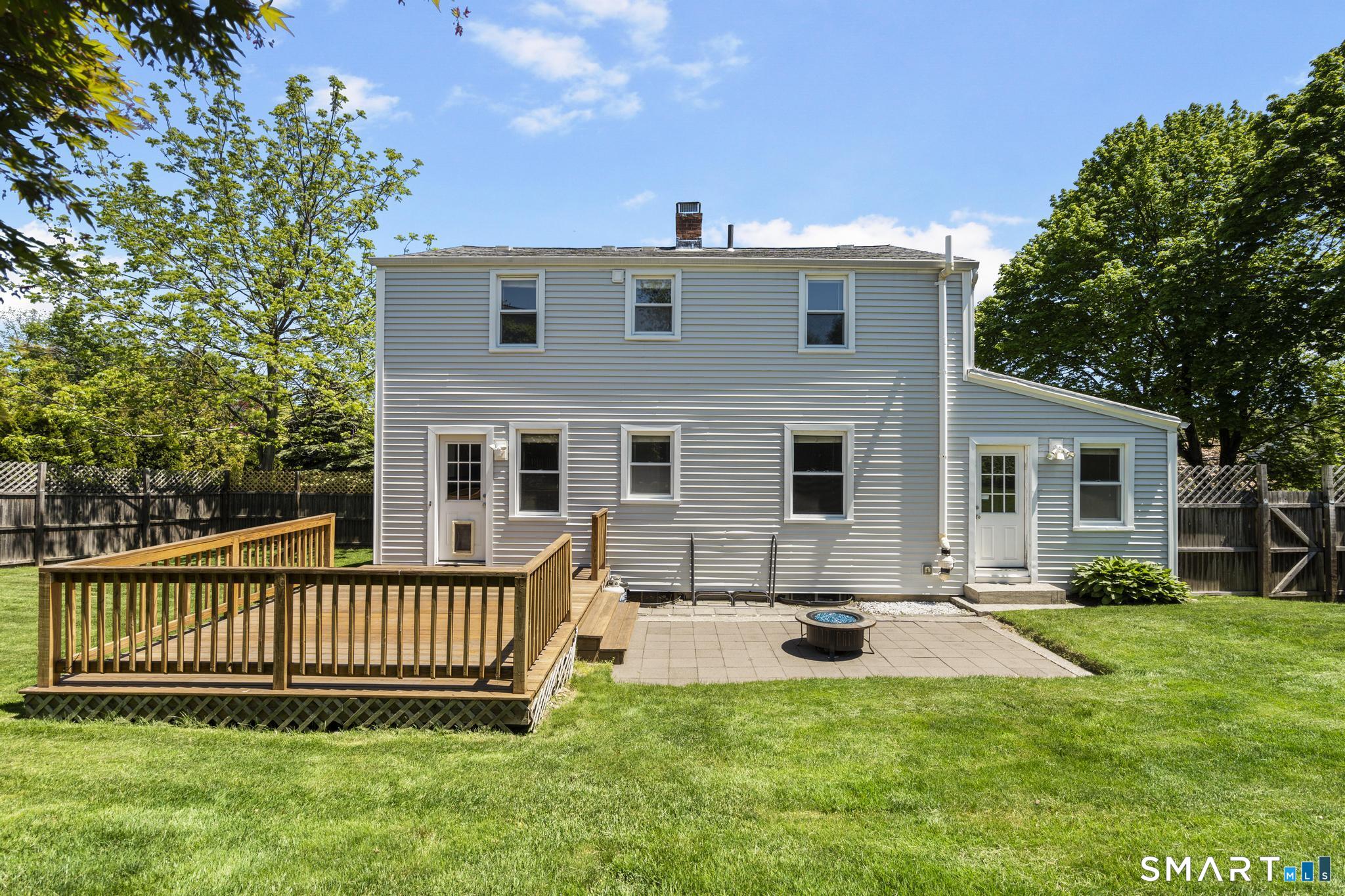 77 Round Hill Road