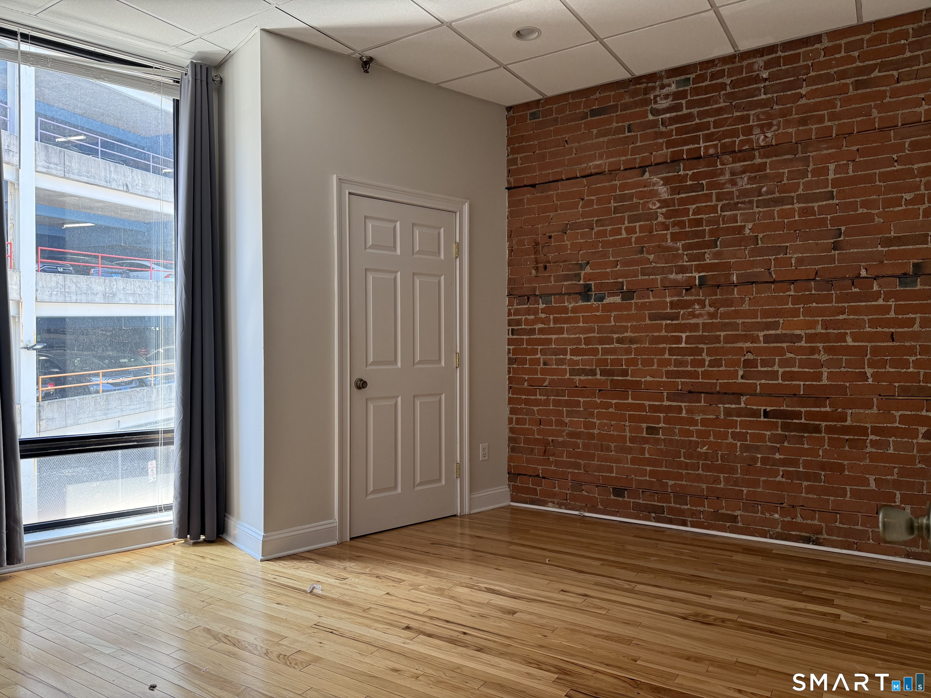 51 Bank Street 2C