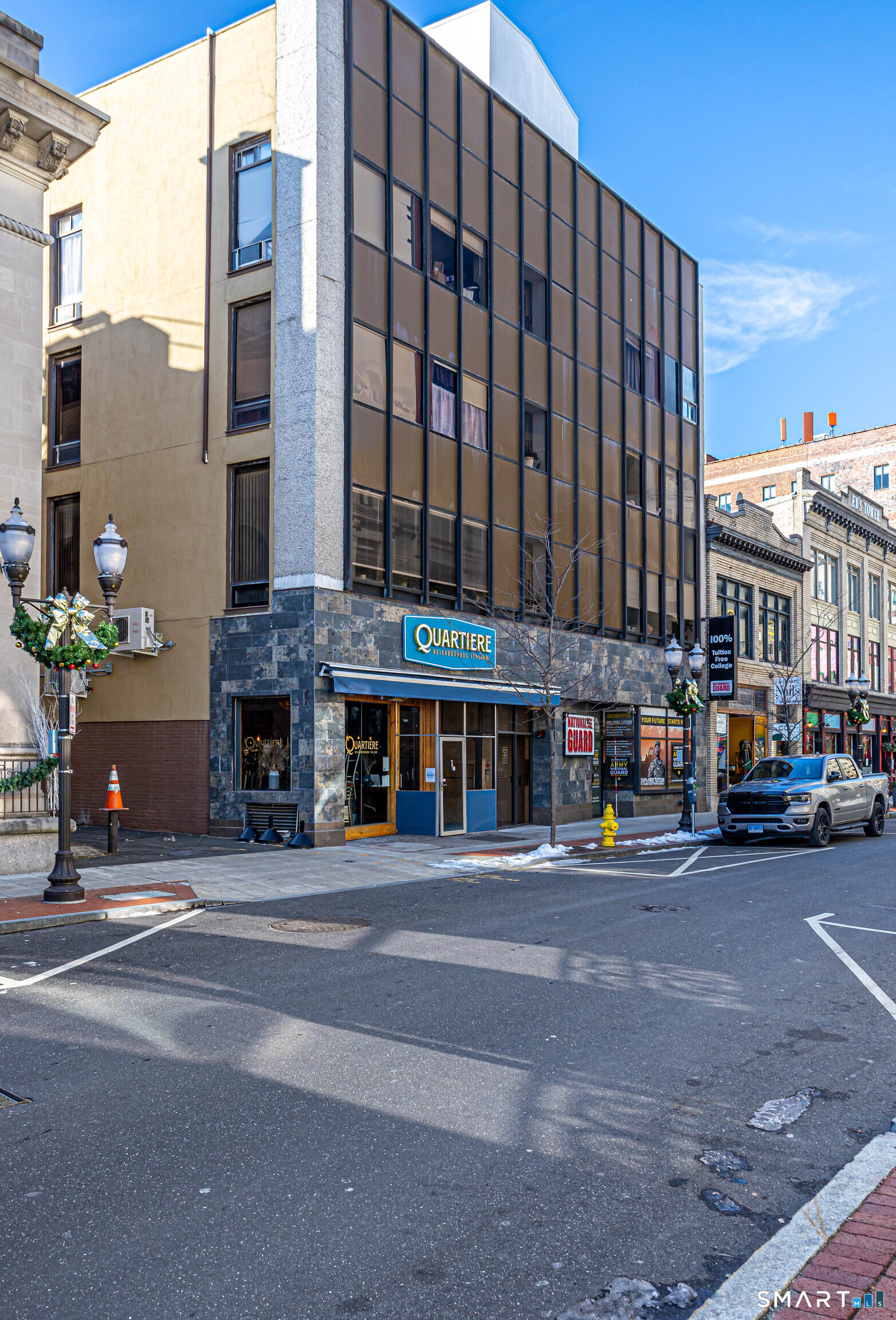 51 Bank Street 2C