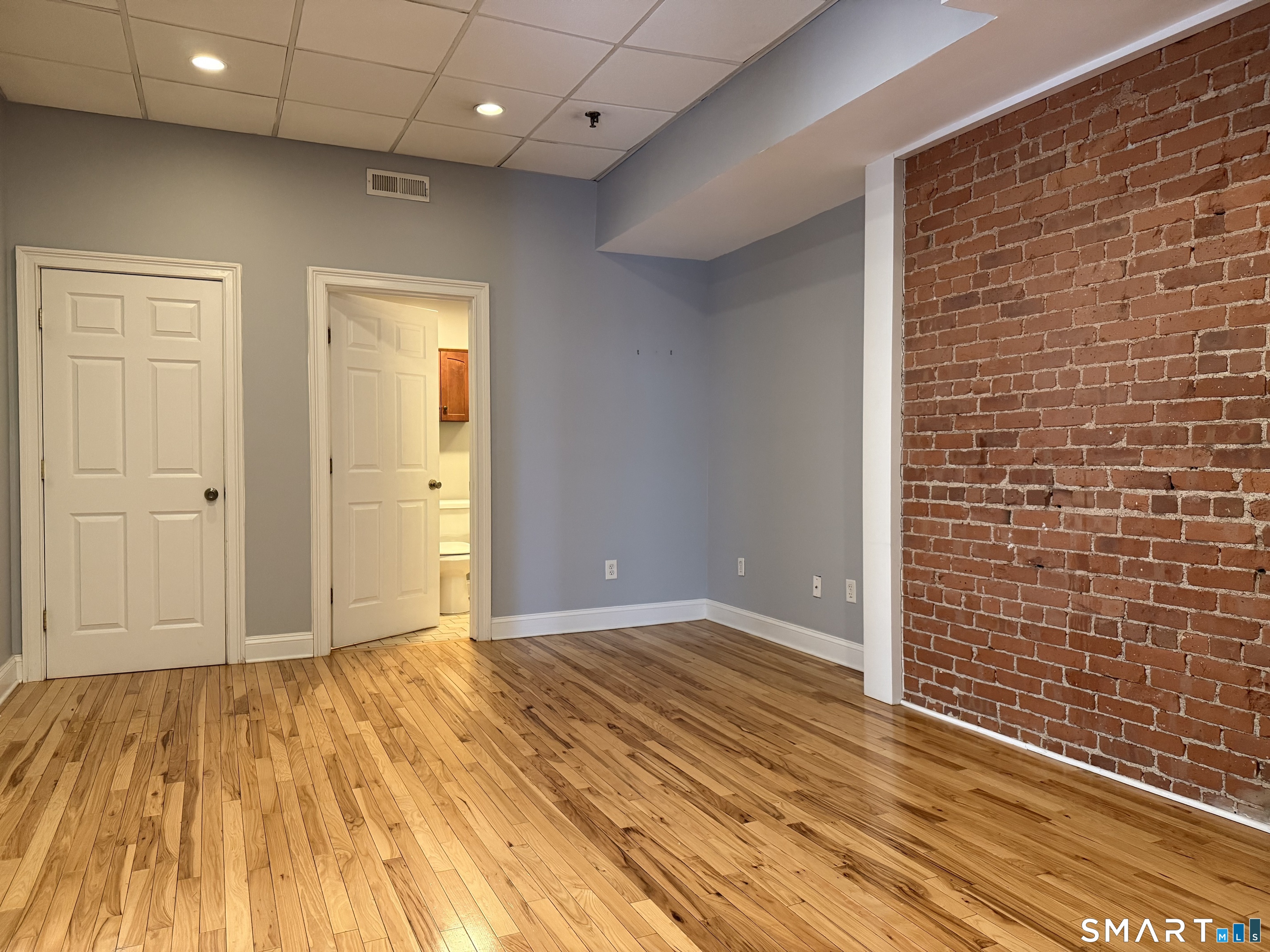 51 Bank Street 2C