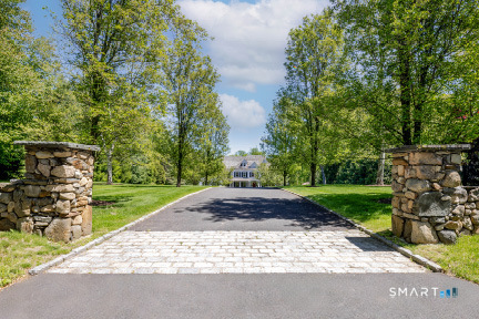 80 Bayberry Lane