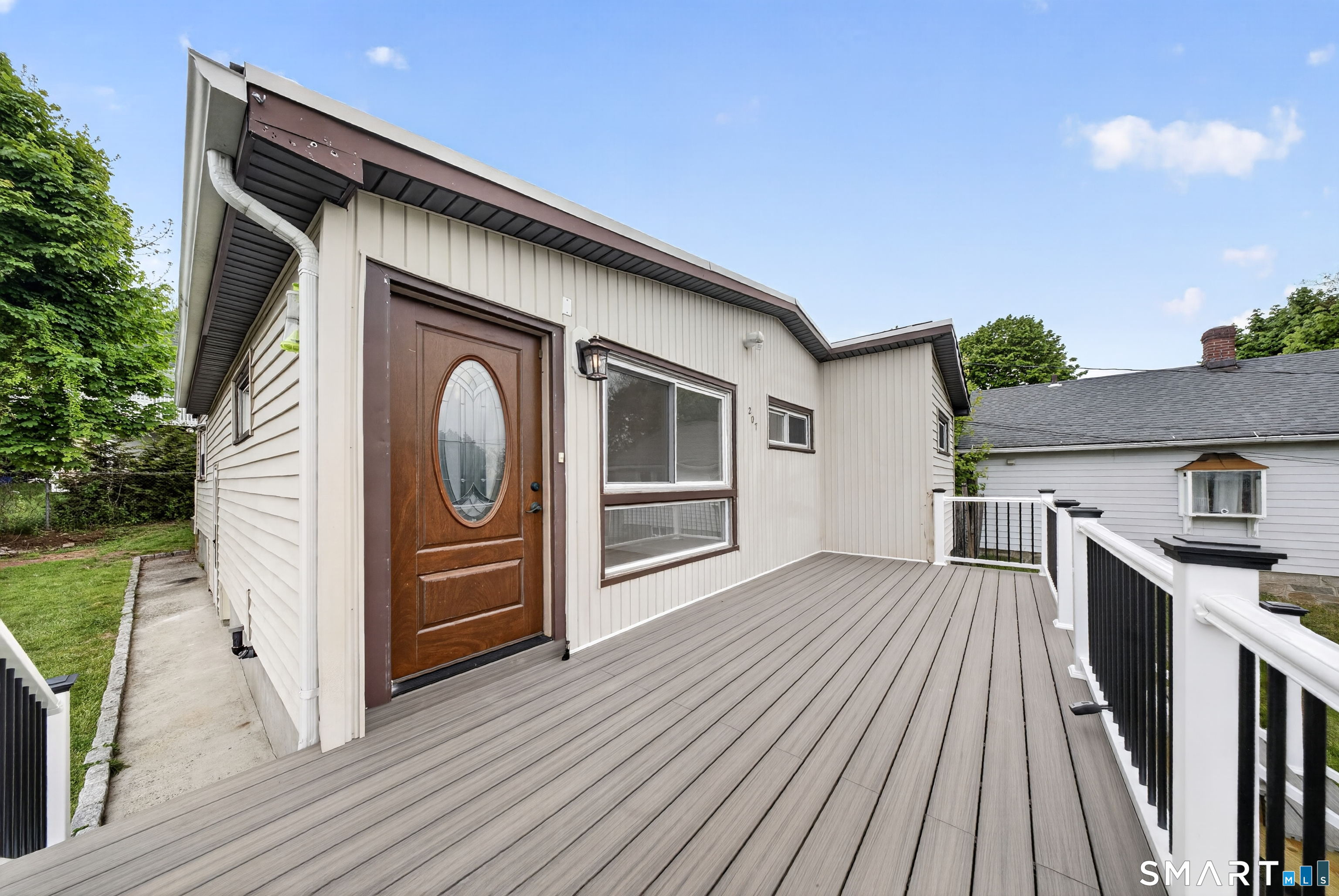 207 Hillcrest Road