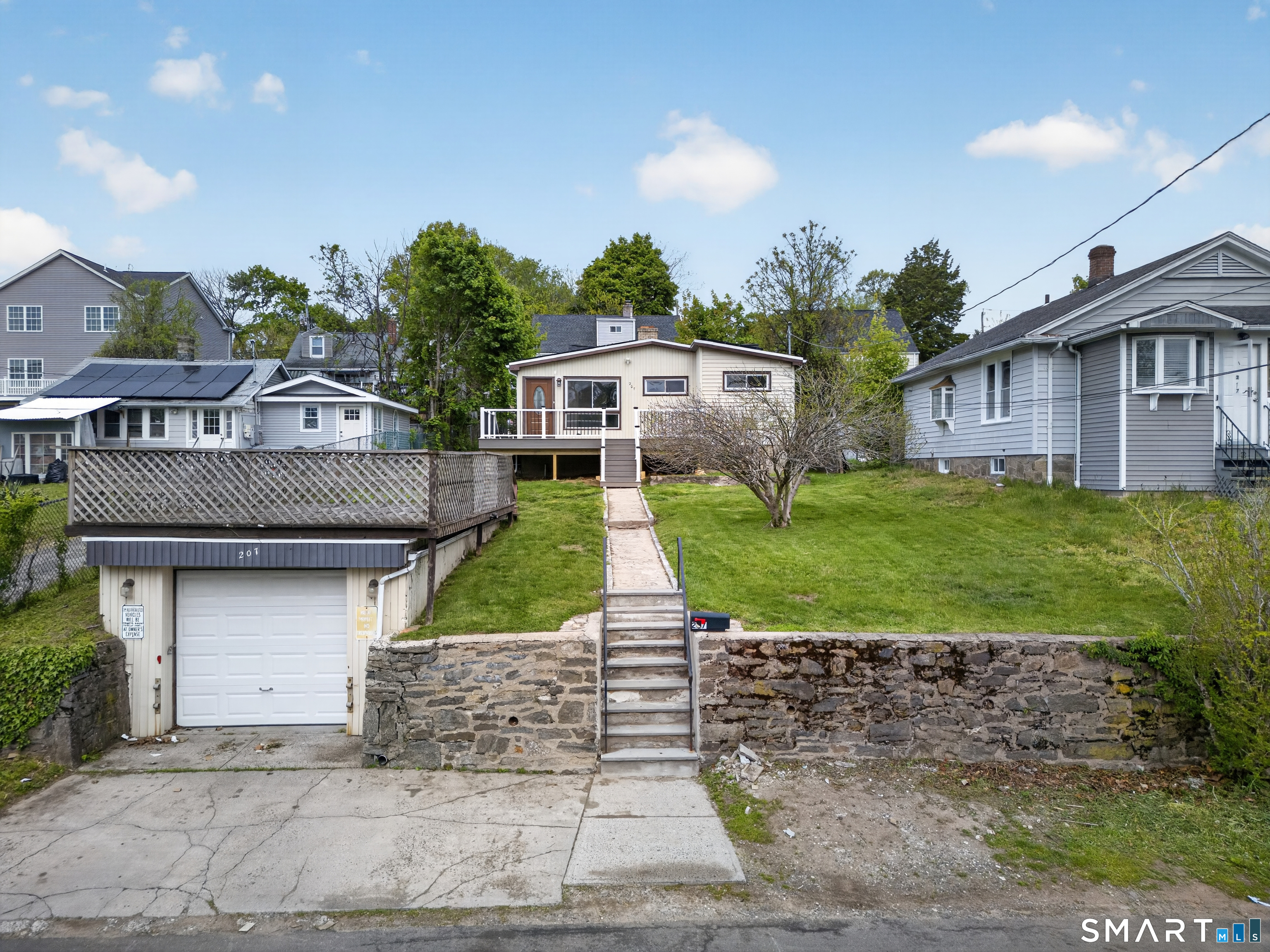 207 Hillcrest Road