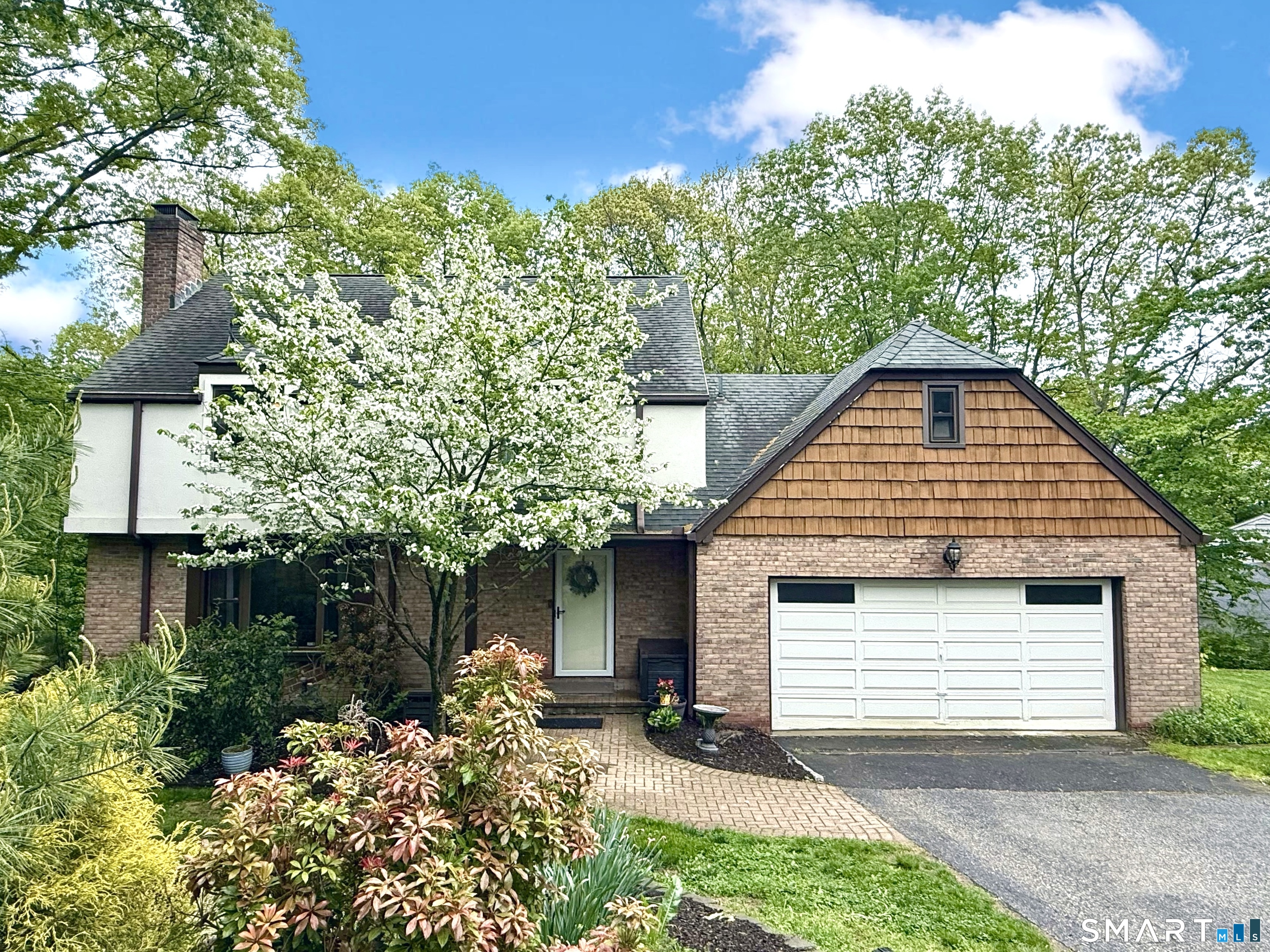 24 Centerview Drive