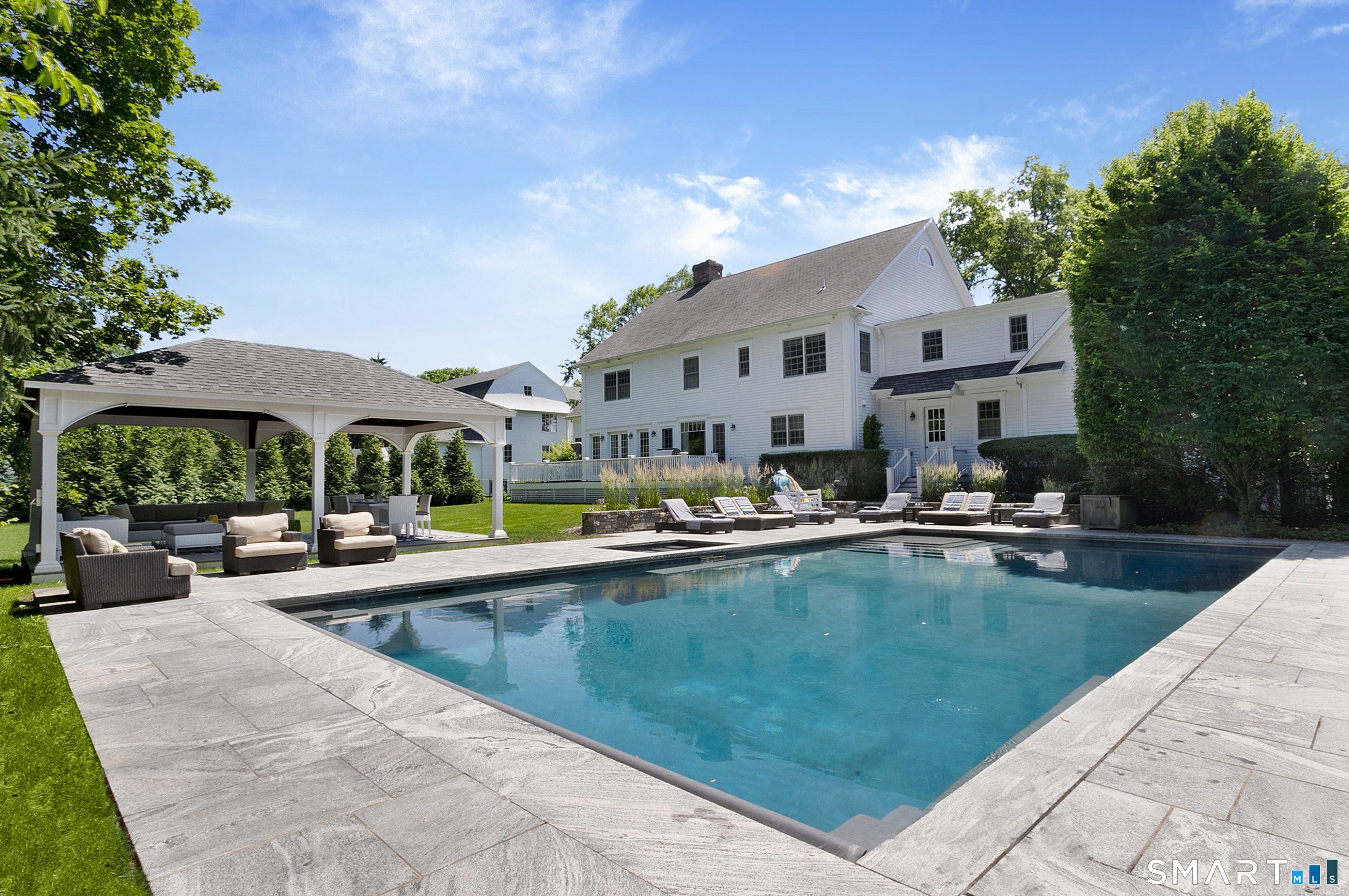 13 Rockyfield Road