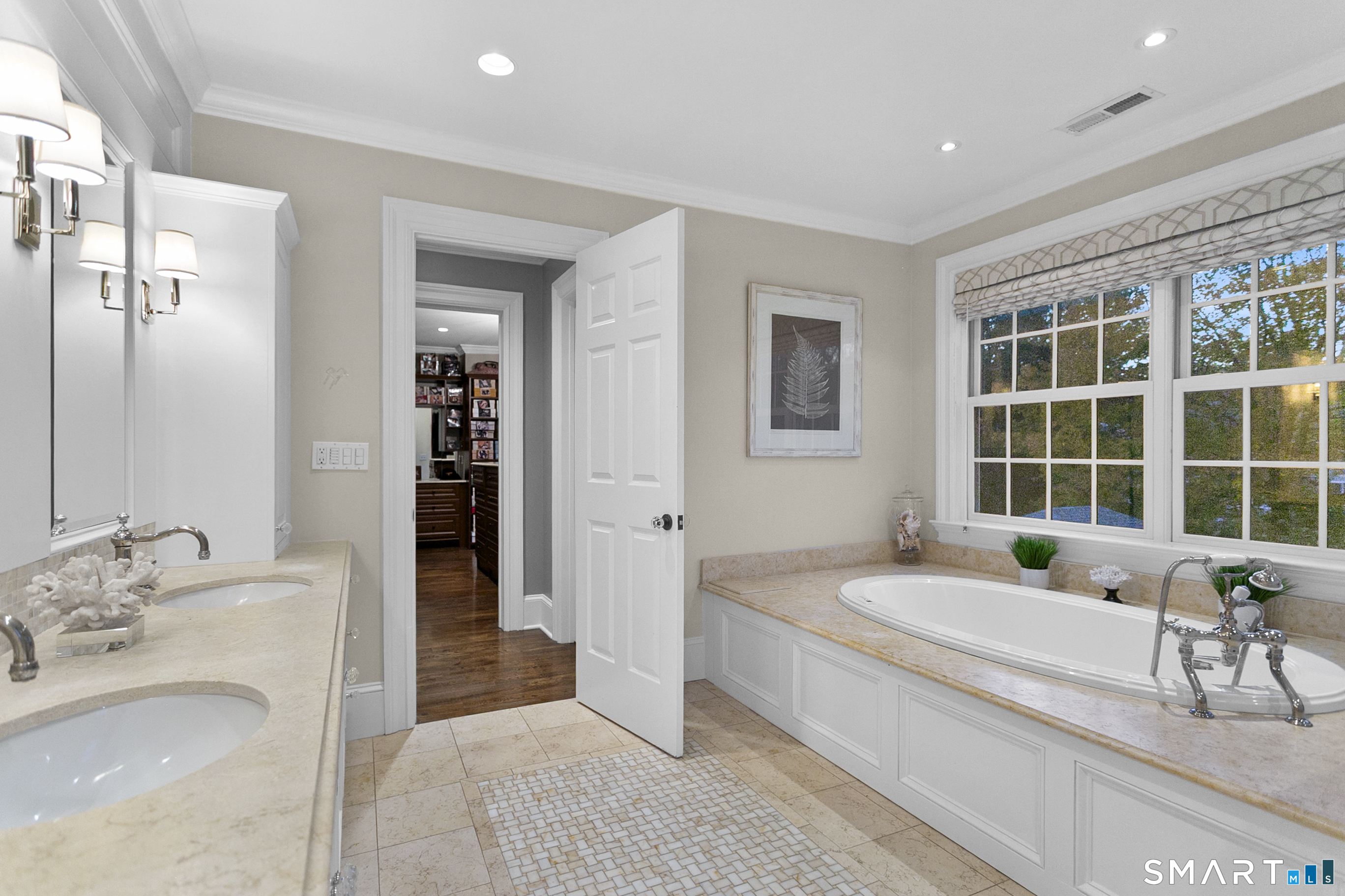 13 Rockyfield Road