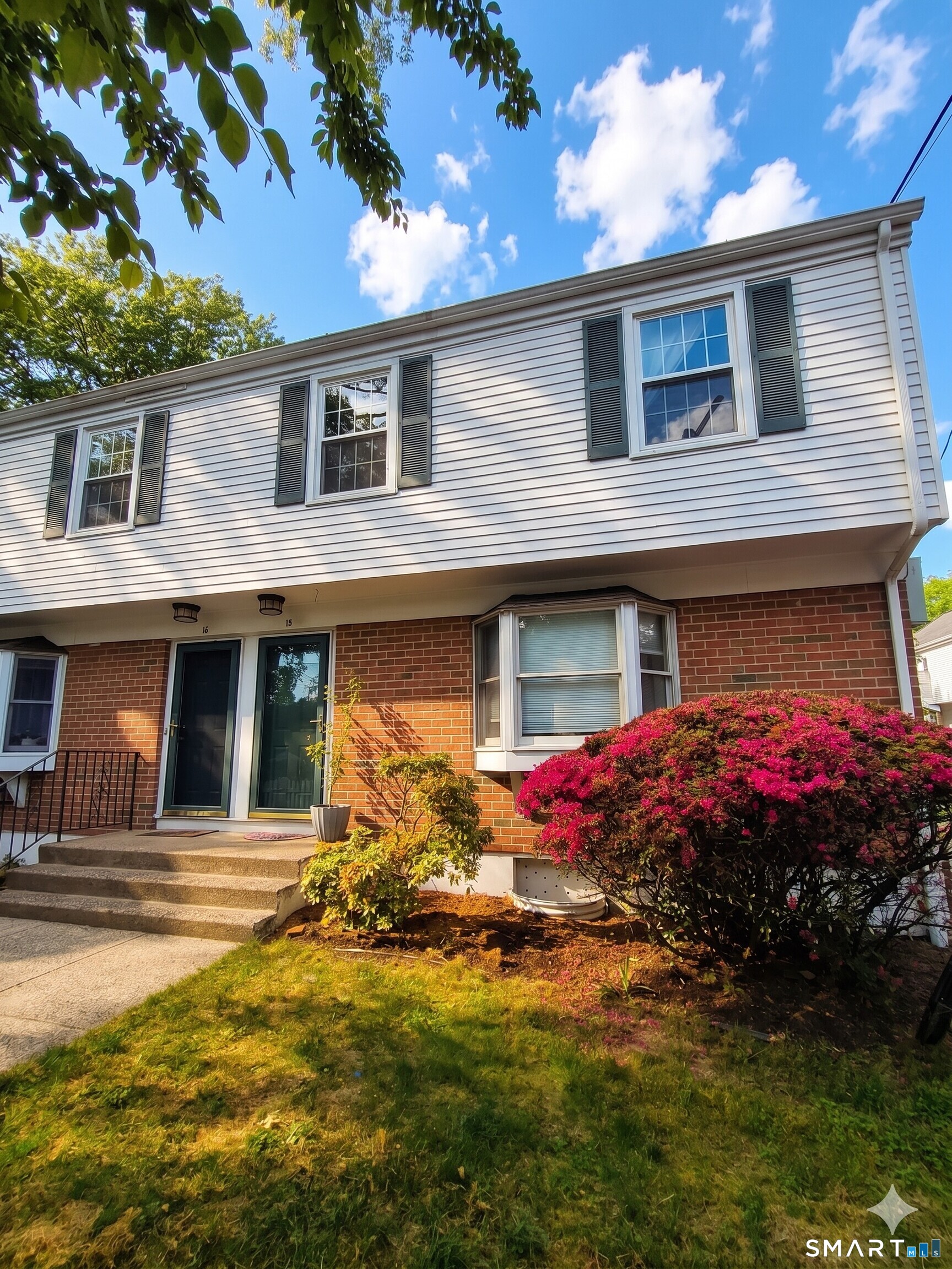 245 Sunnyridge Avenue Unit: 15