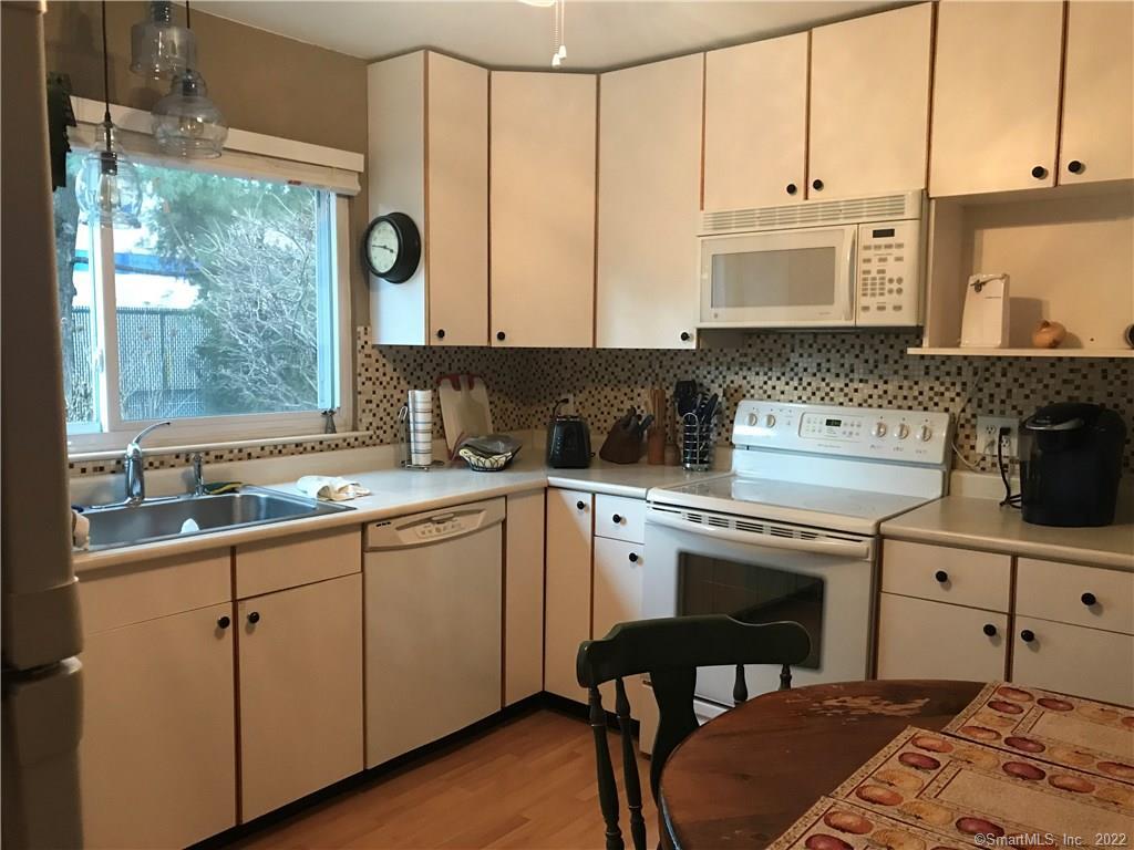 1223 Stratfield Road 1223