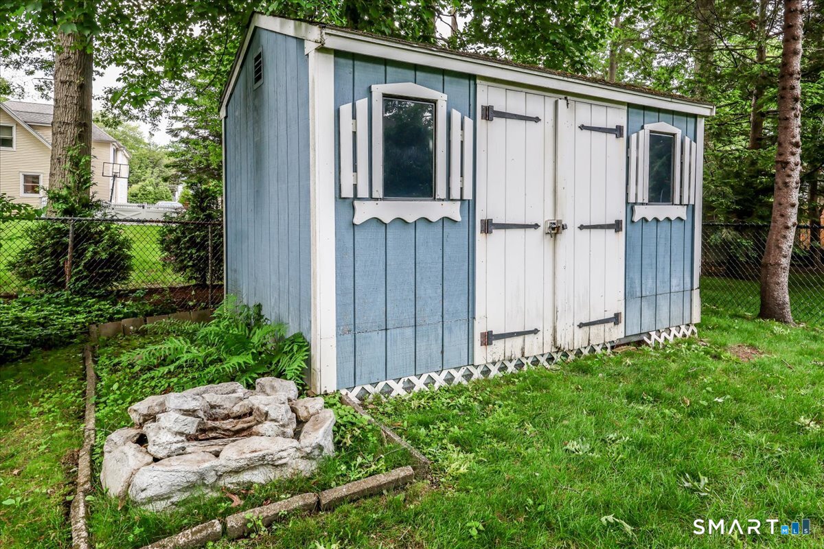 75 Centerbrook Road