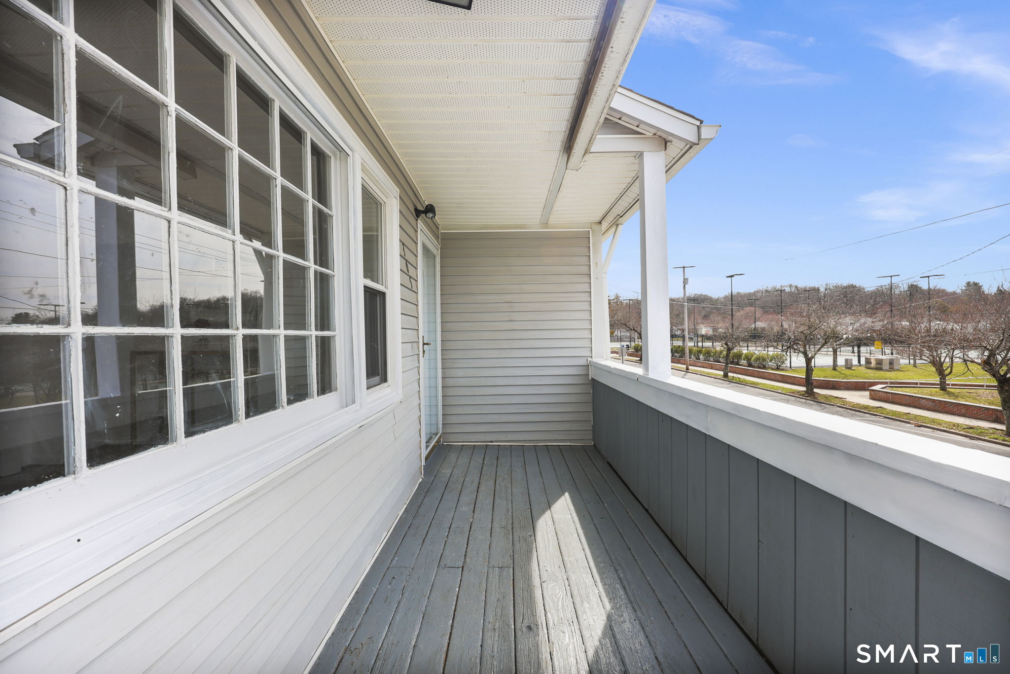 305 Mill Rock Road 305