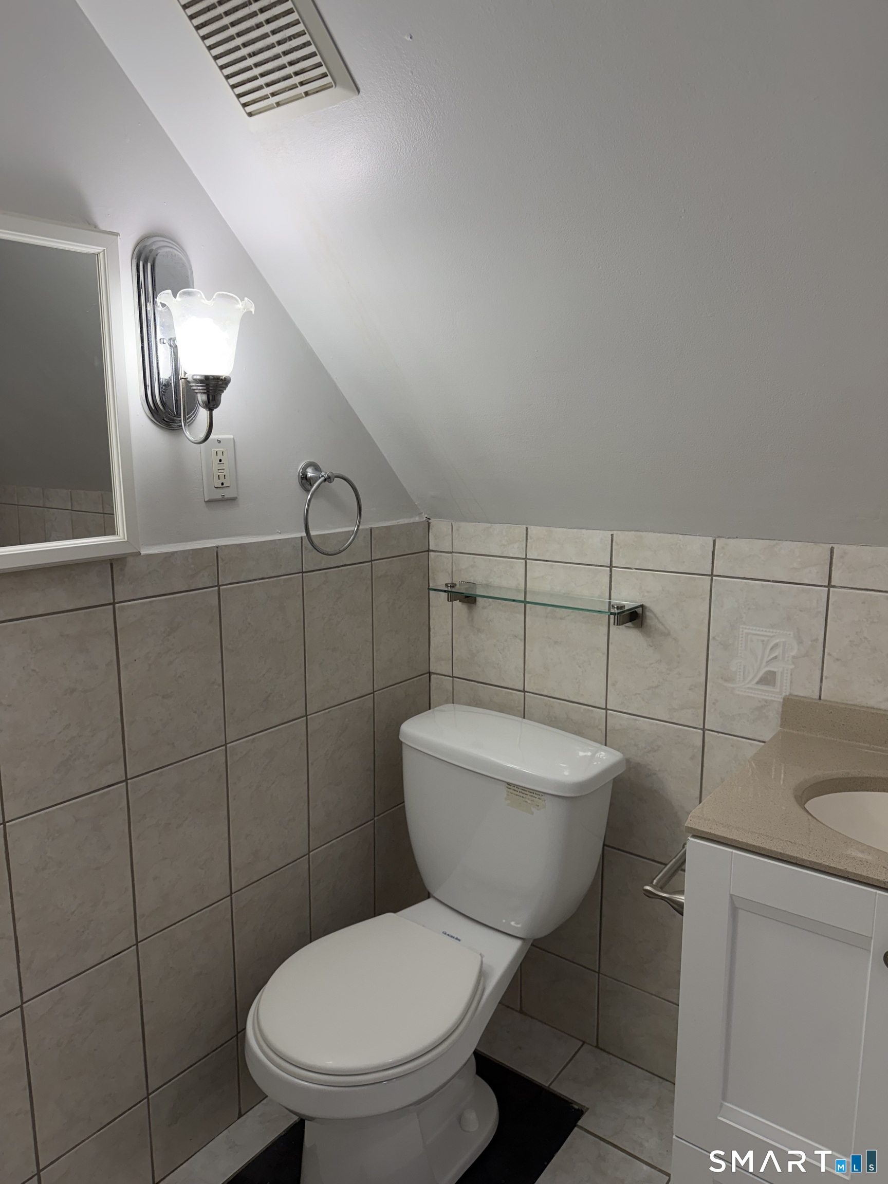 220-222 3rd FL Alpine Street