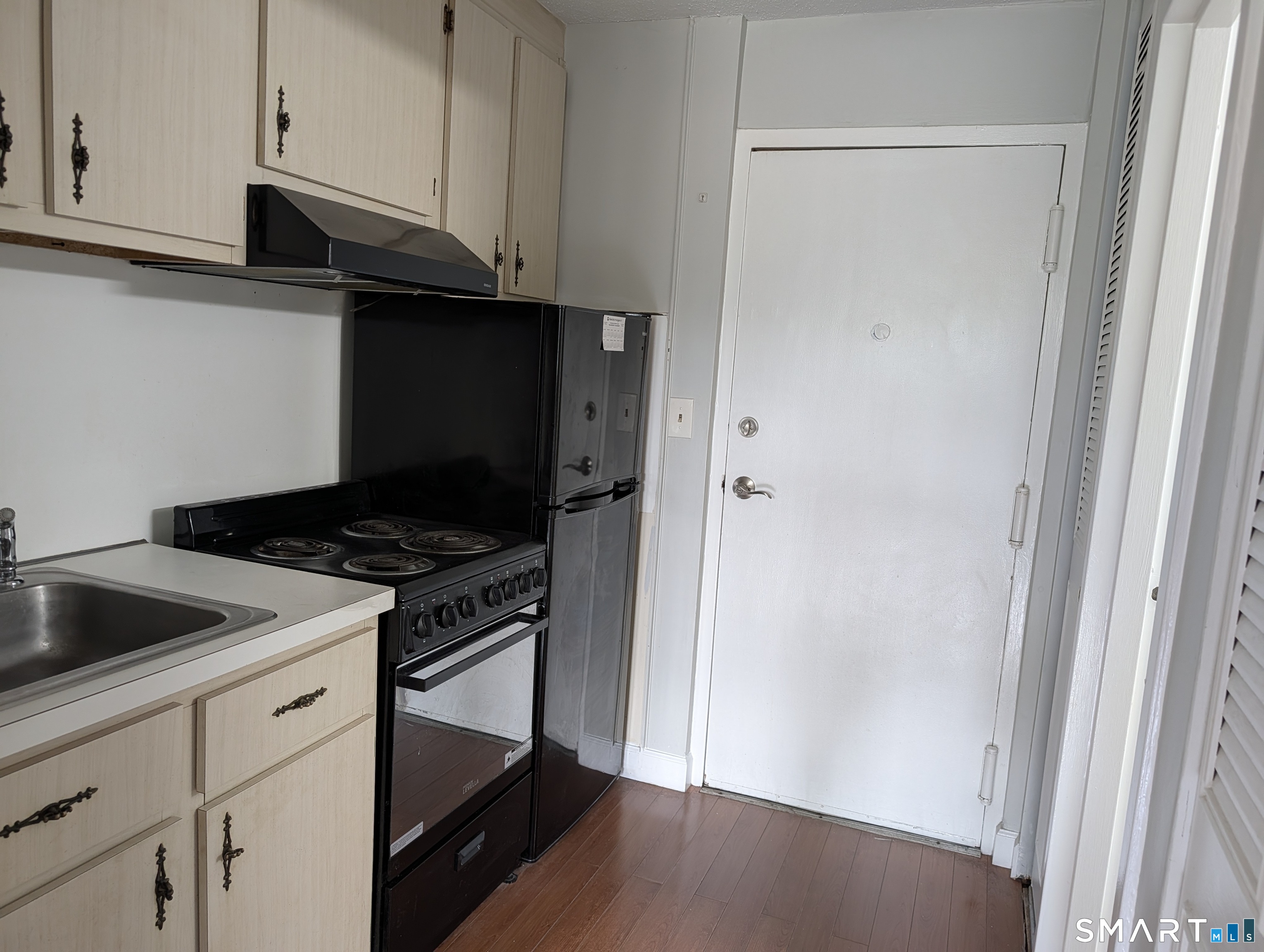 25 Ellsworth Street 13