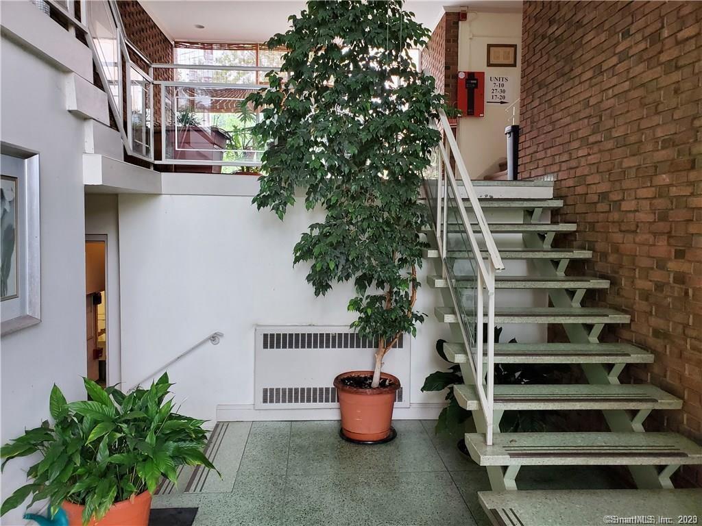 25 Ellsworth Street 13