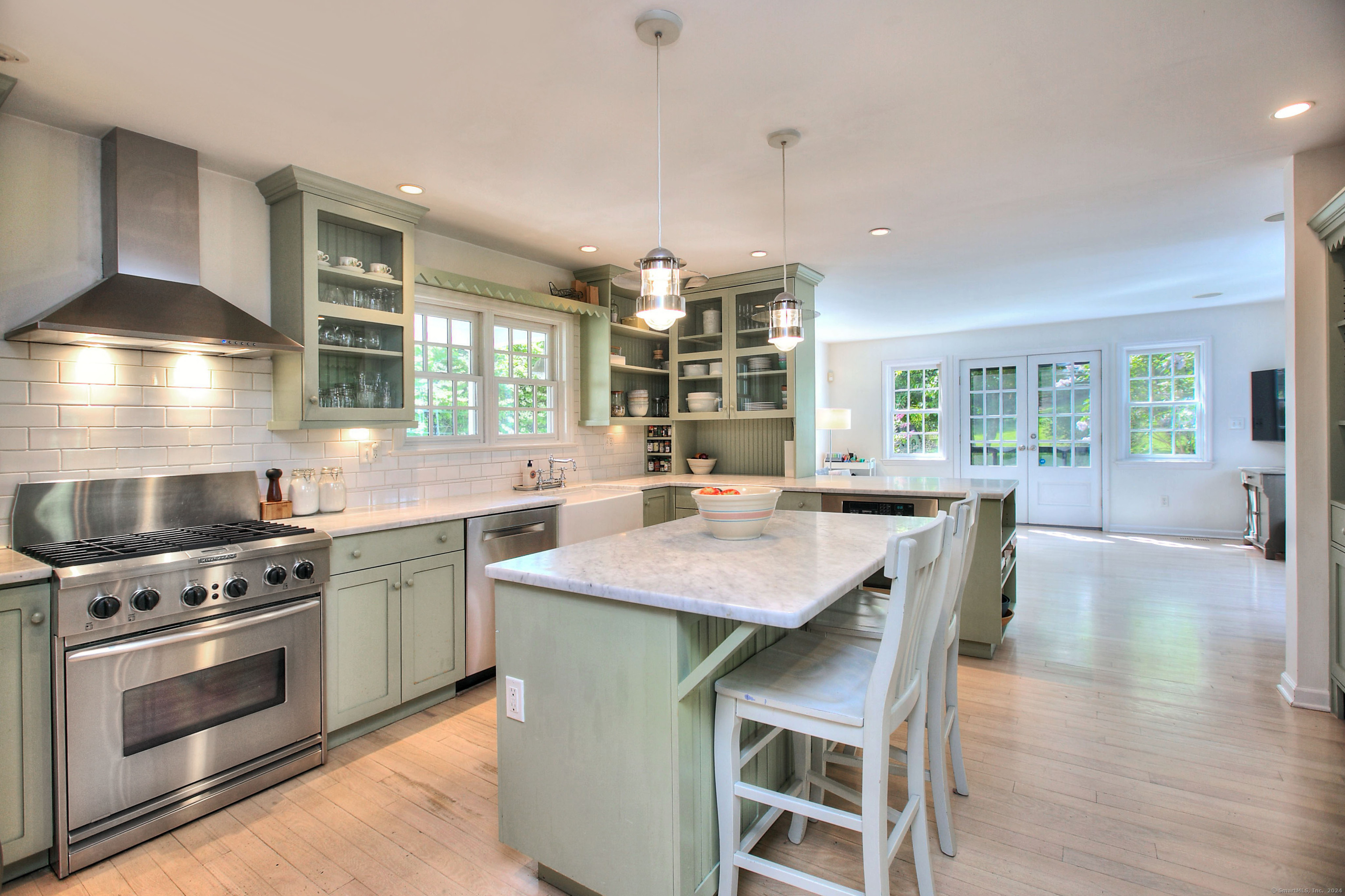 11 Treadwell Avenue