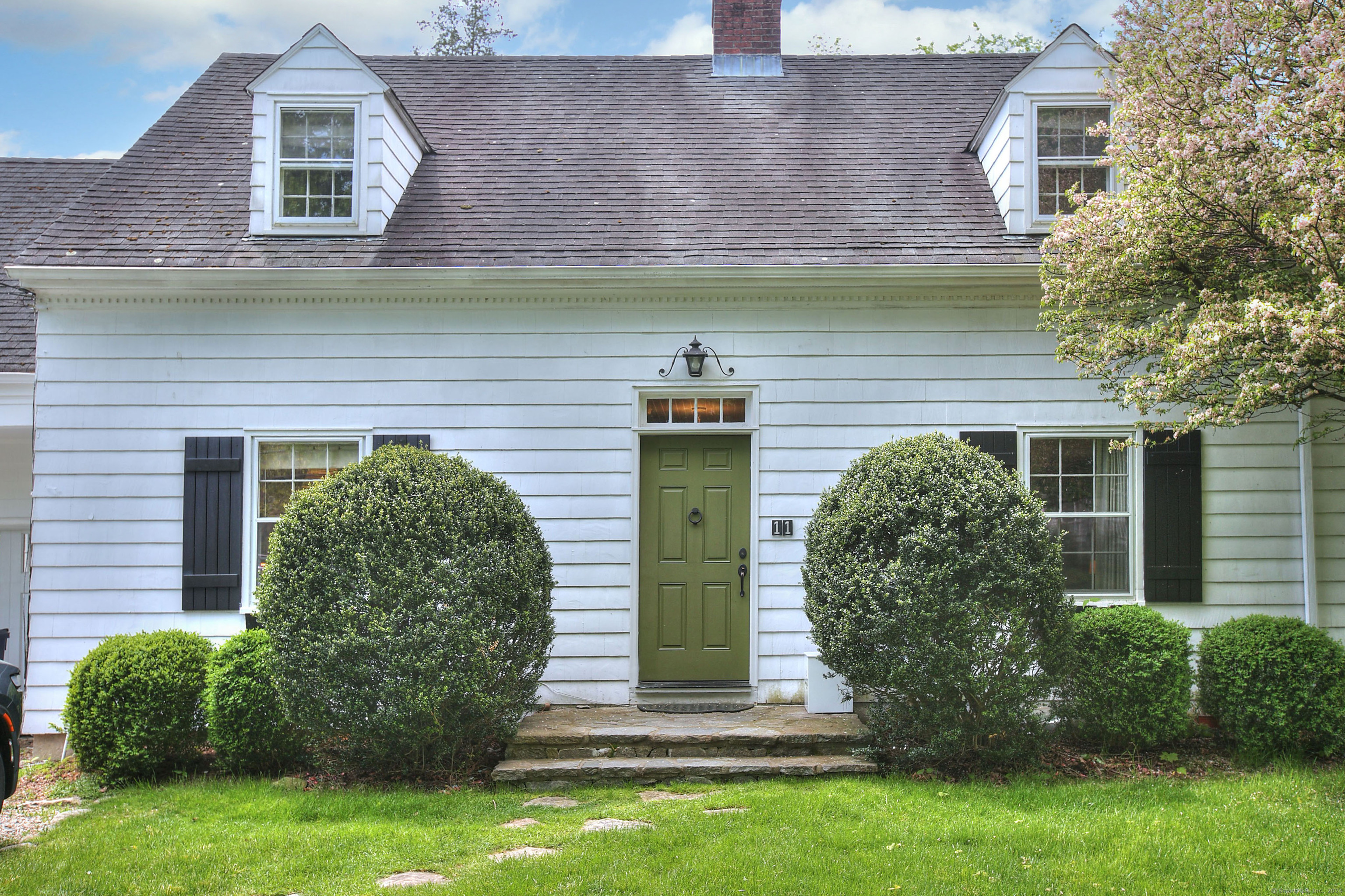 11 Treadwell Avenue
