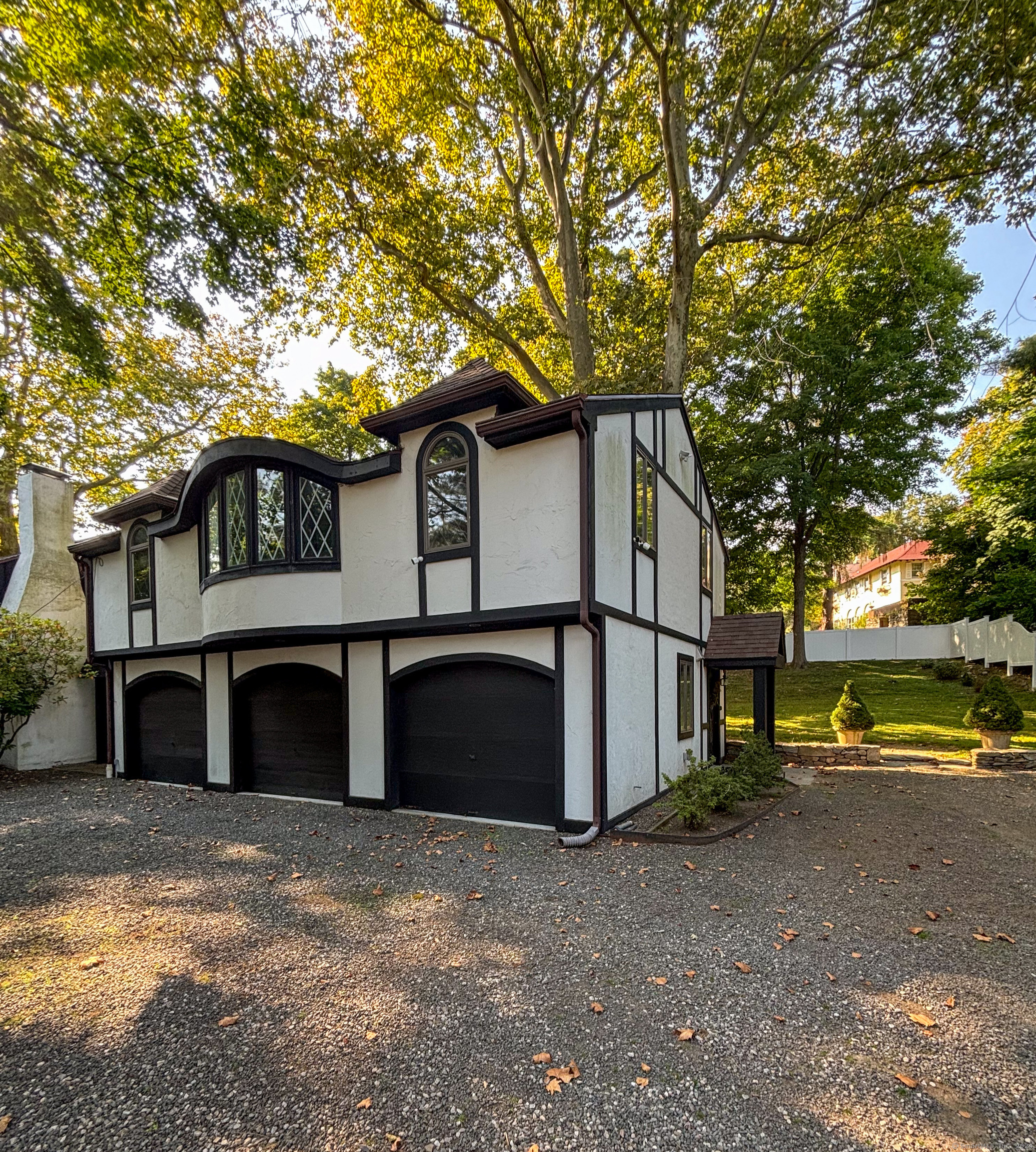 14 Hillspoint Road