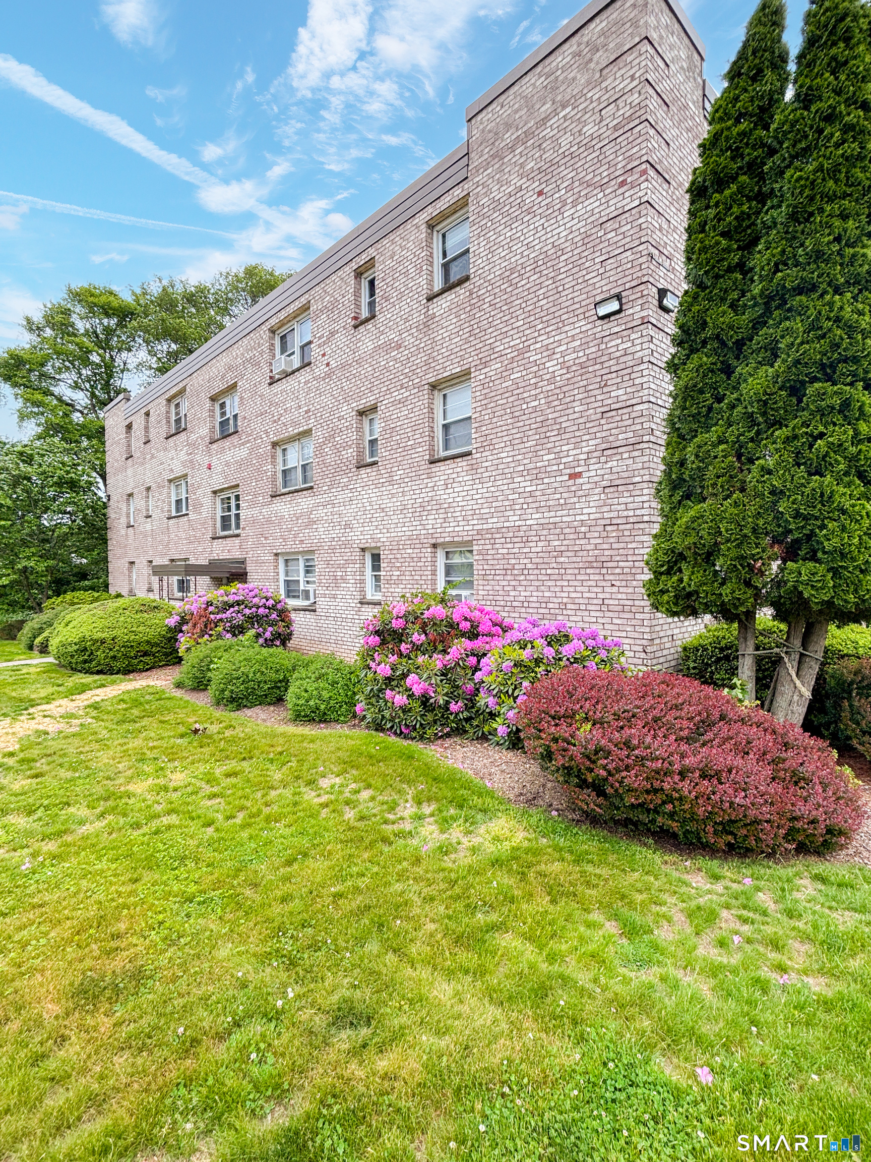 300 Meadowside Road Unit: 212