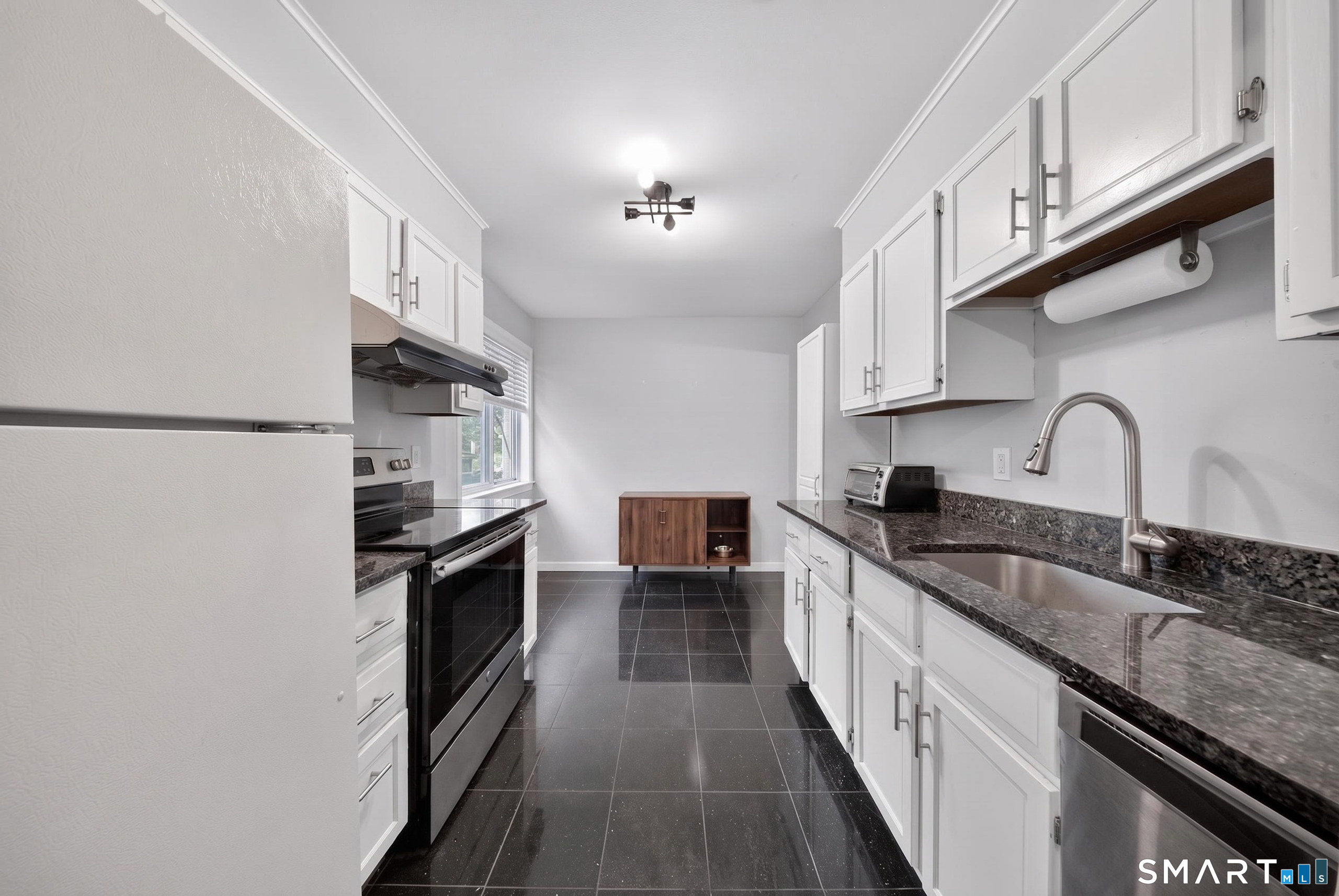 26 Highview Avenue B