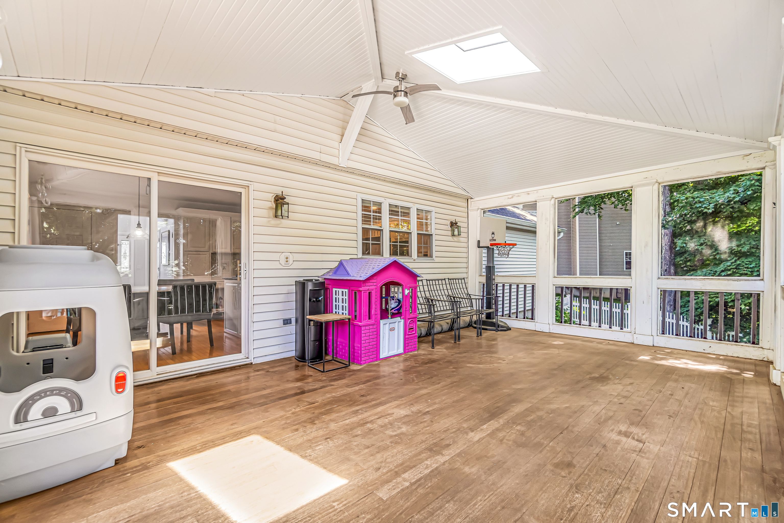85 Old Colony Road 85