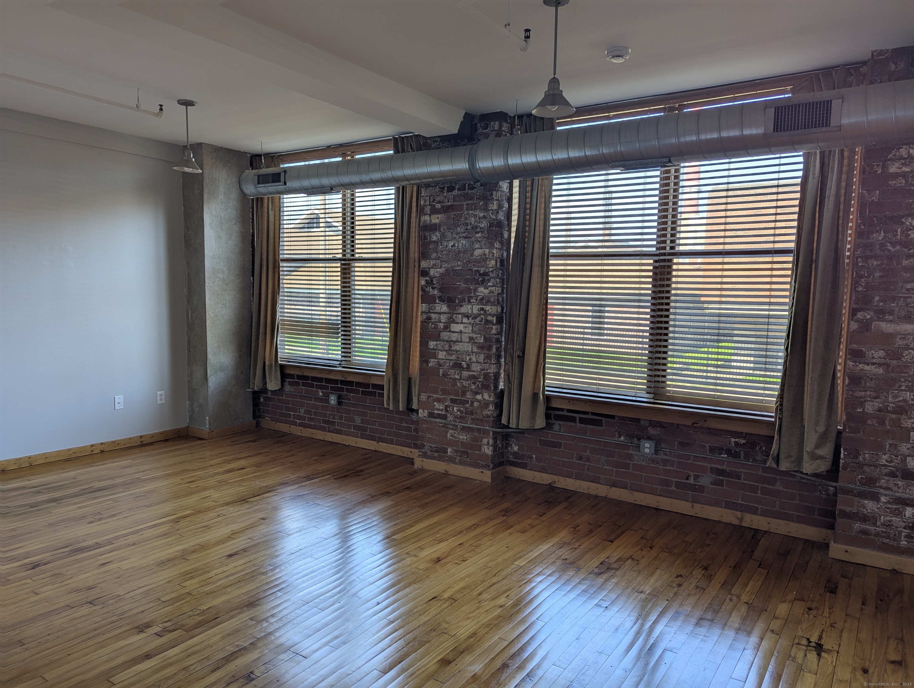 325 Lafayette Street 8106