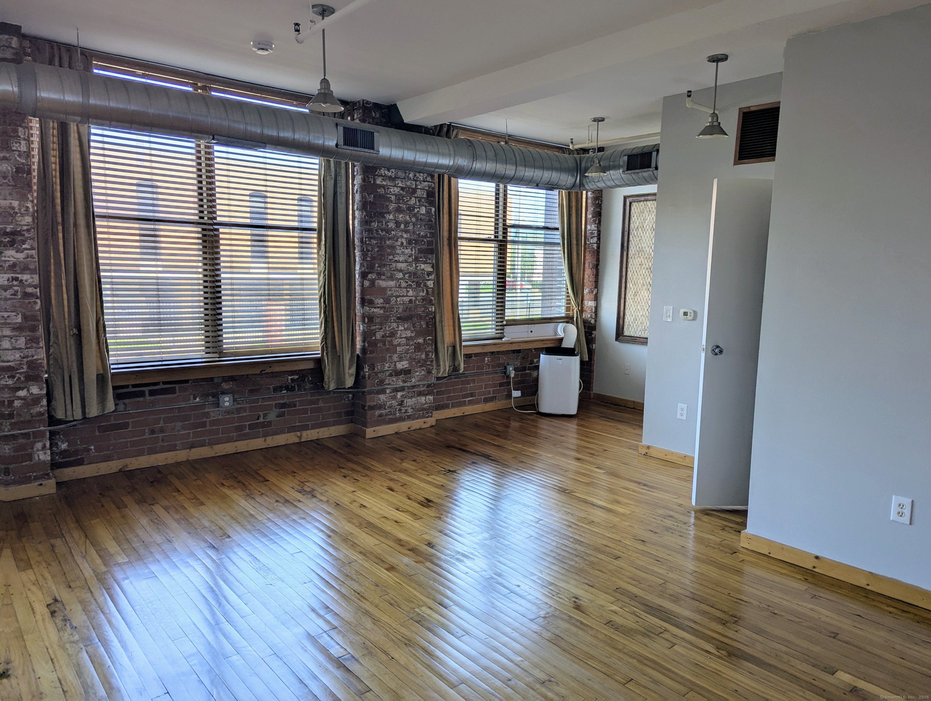 325 Lafayette Street 8106