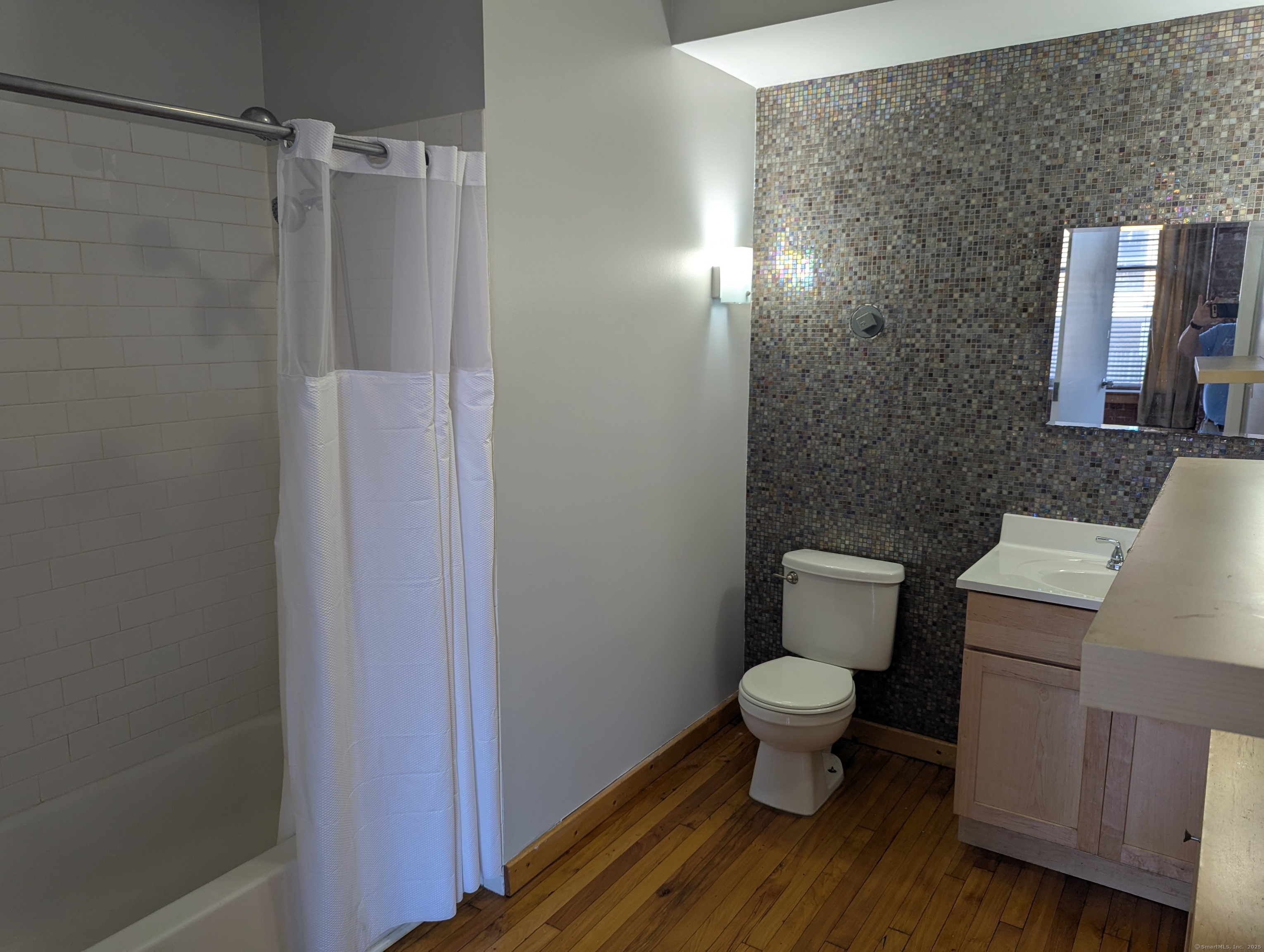 325 Lafayette Street 8106