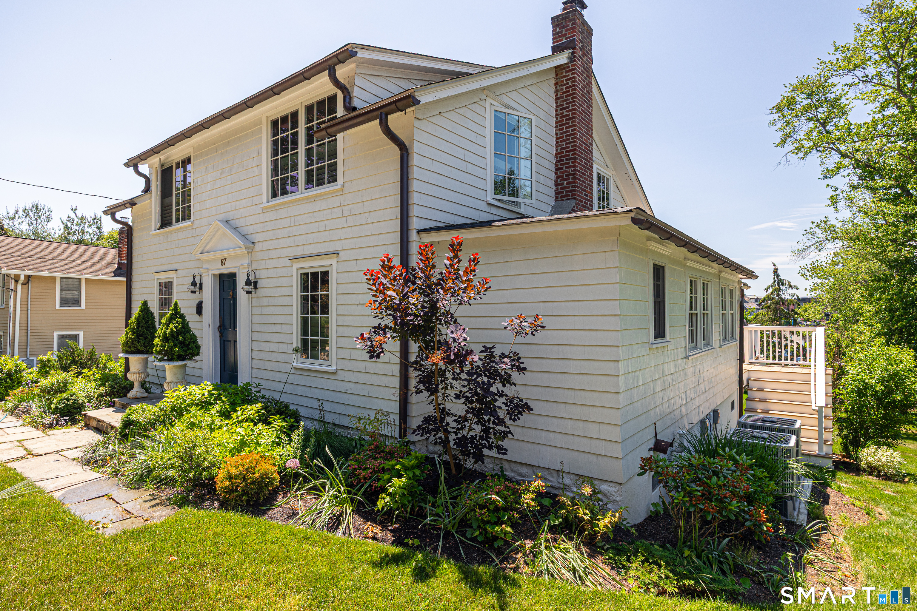 87 Myrtle Avenue