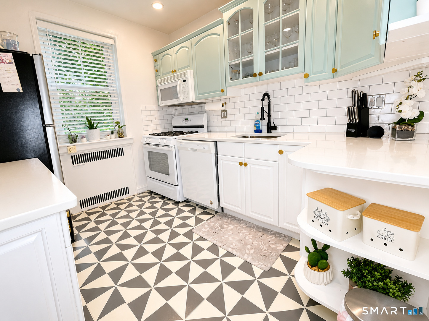 70 Strawberry Hill Avenue 2-1D