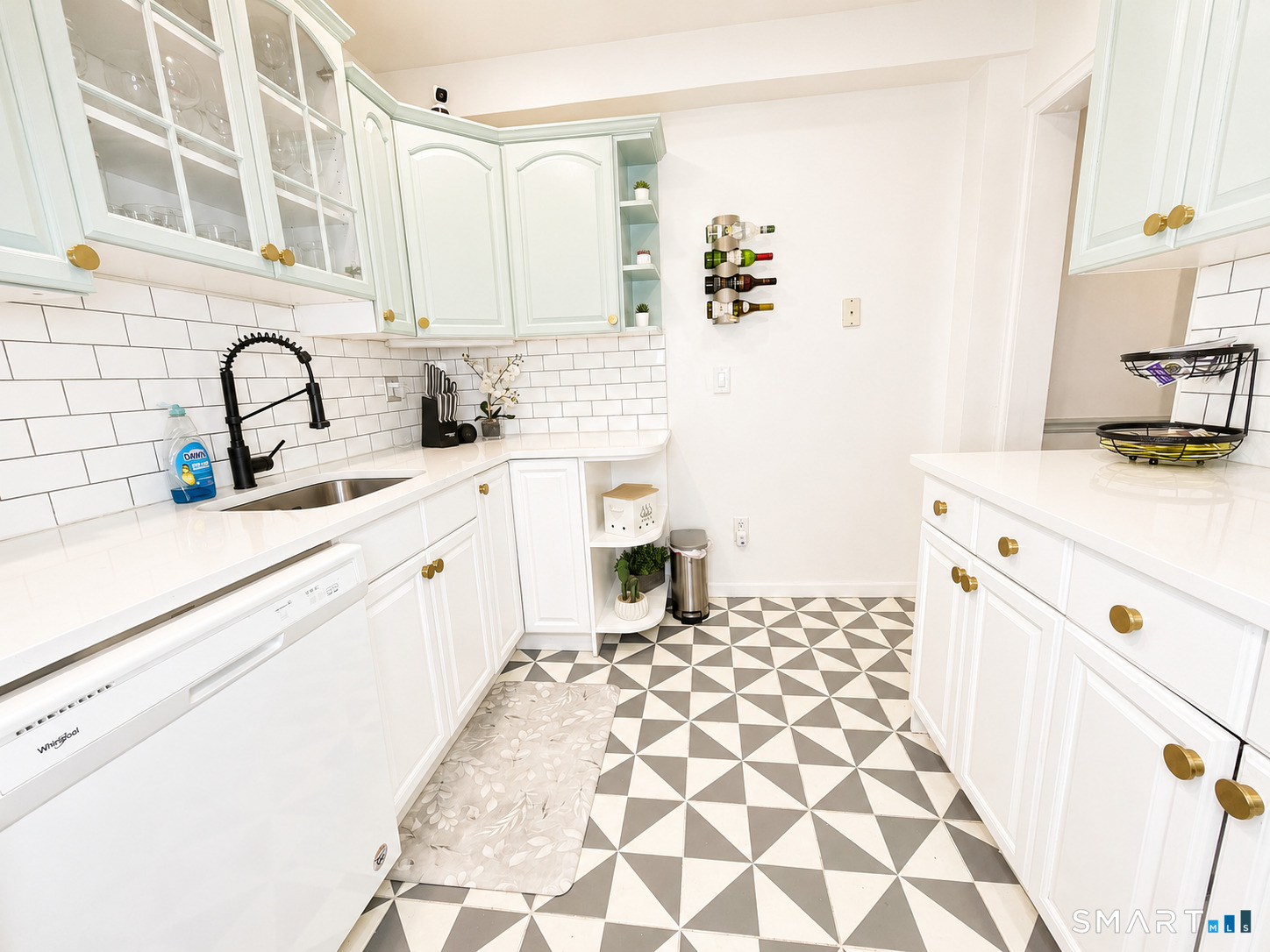 70 Strawberry Hill Avenue 2-1D