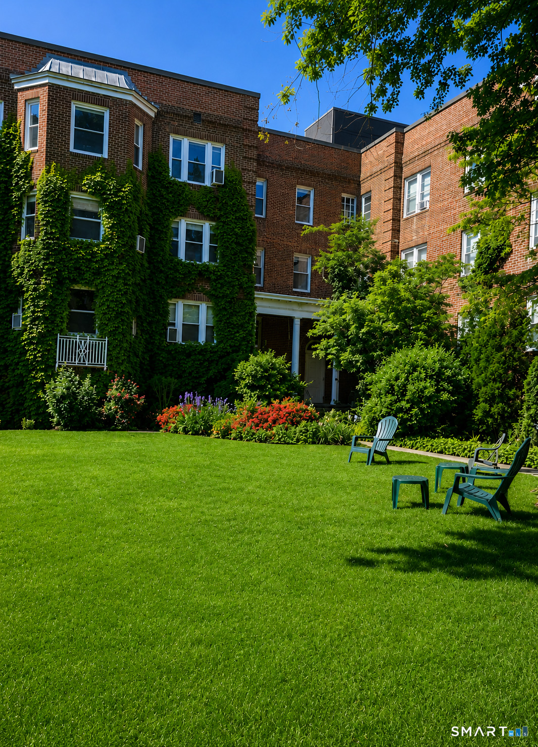 70 Strawberry Hill Avenue 2-1D