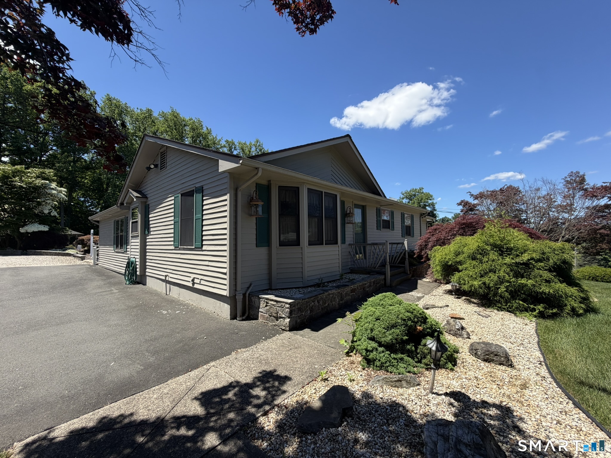 66 Tuckahoe Drive