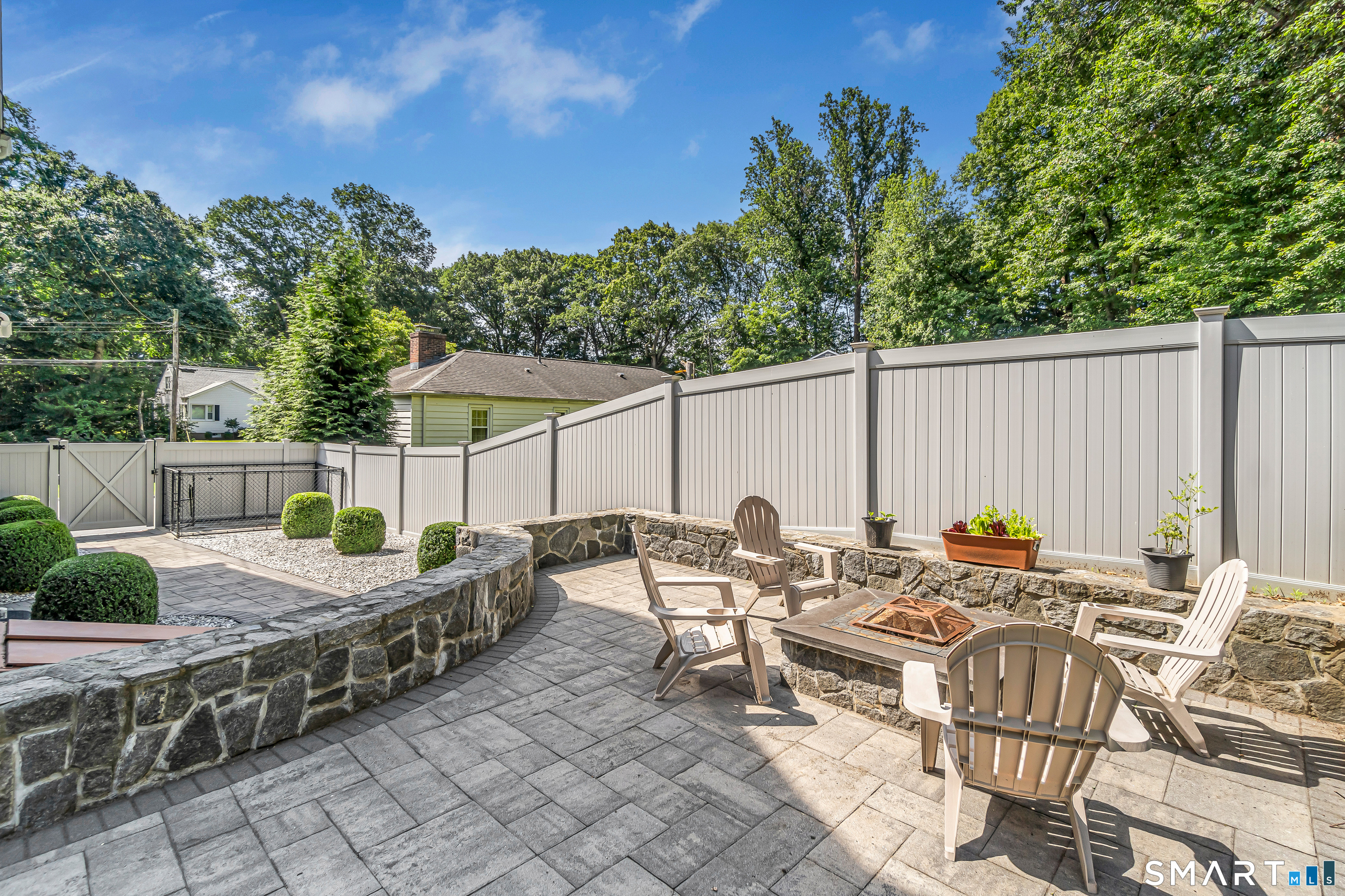 17 Woodlawn Drive