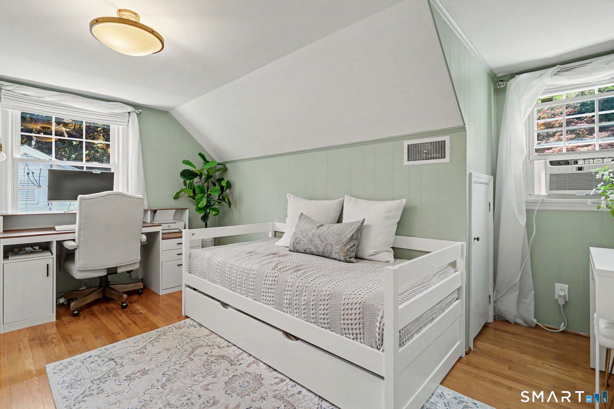 15 Scribner Avenue
