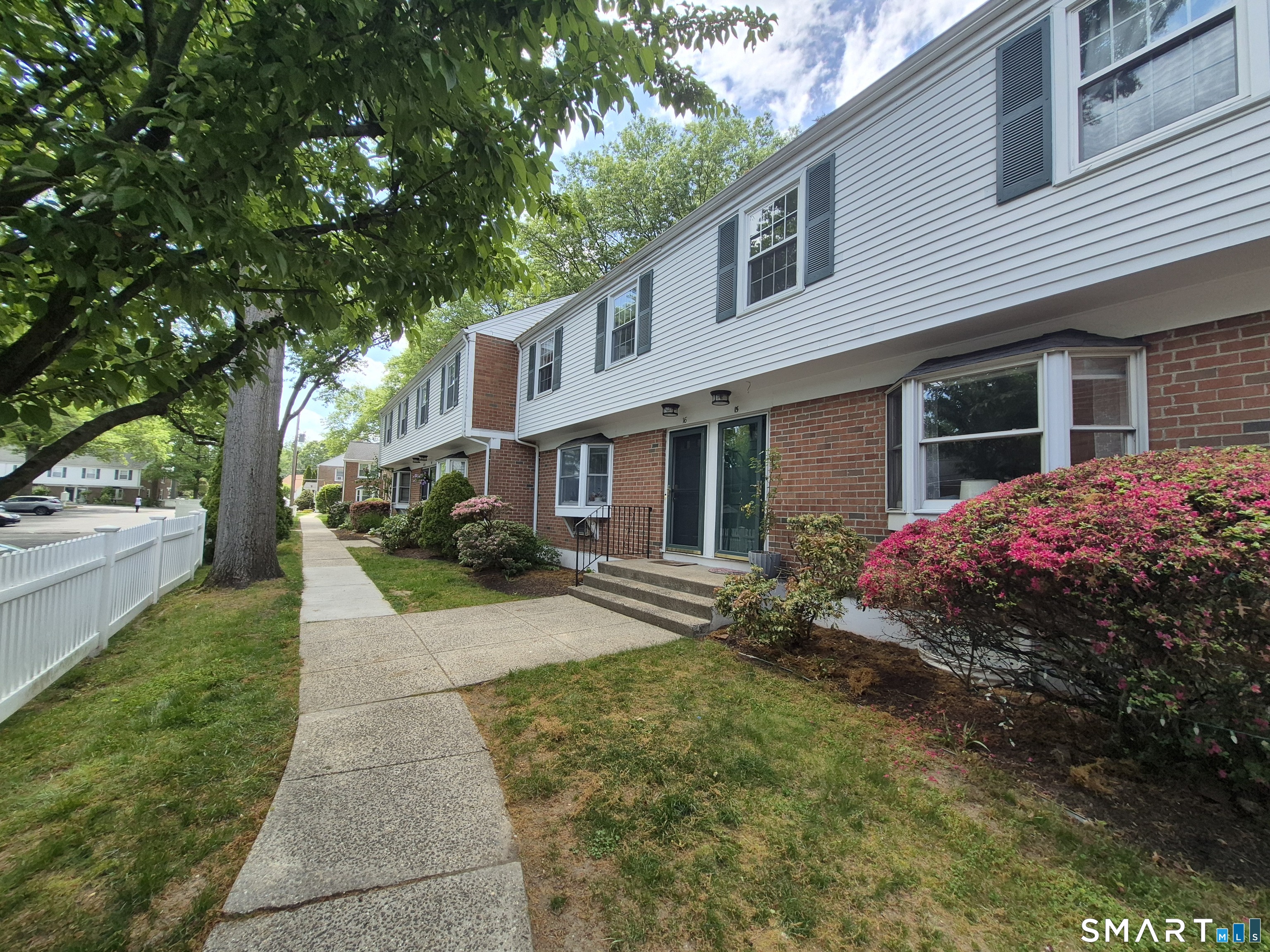 245 Sunnyridge Avenue