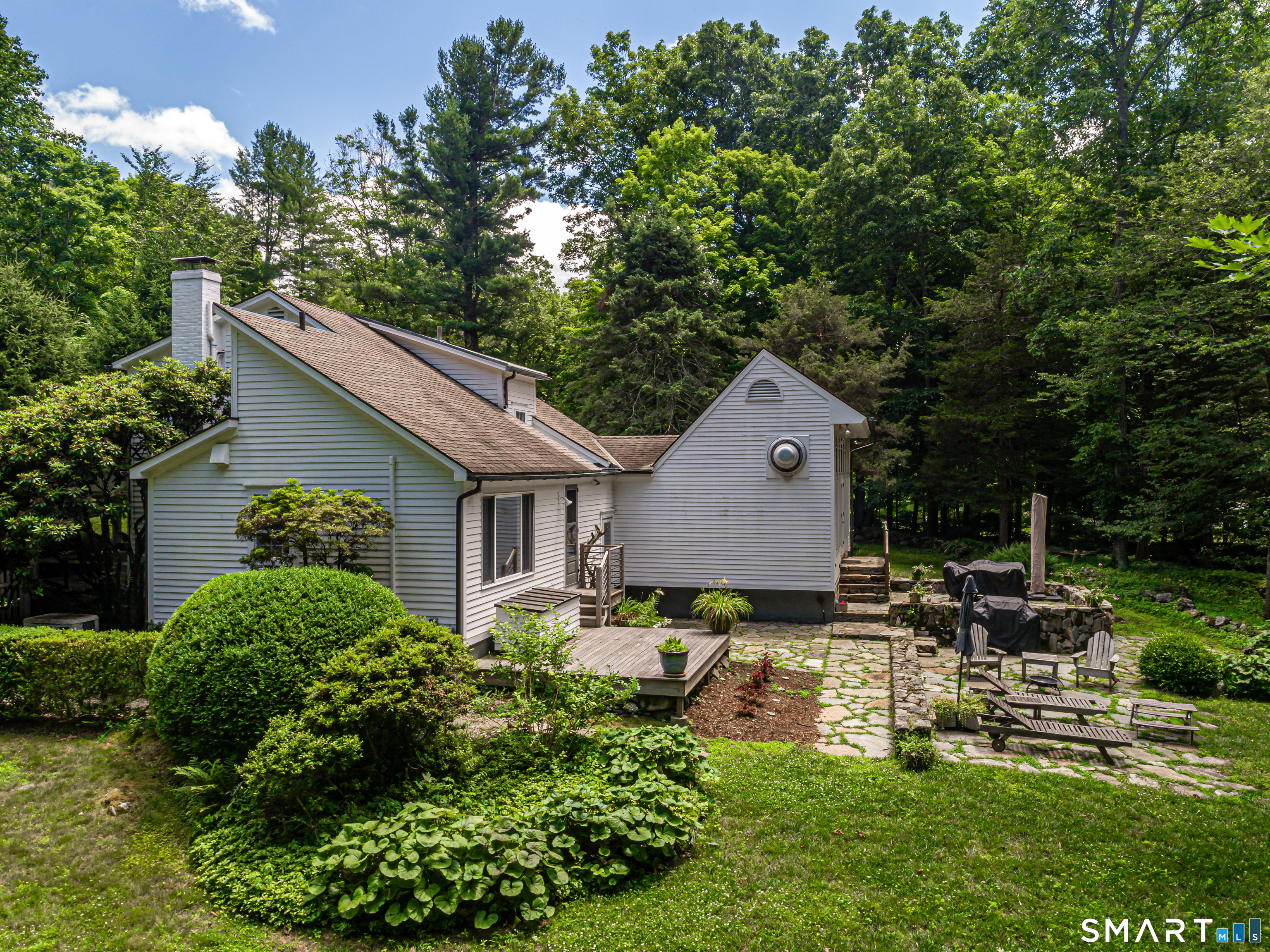 896 Westport Road