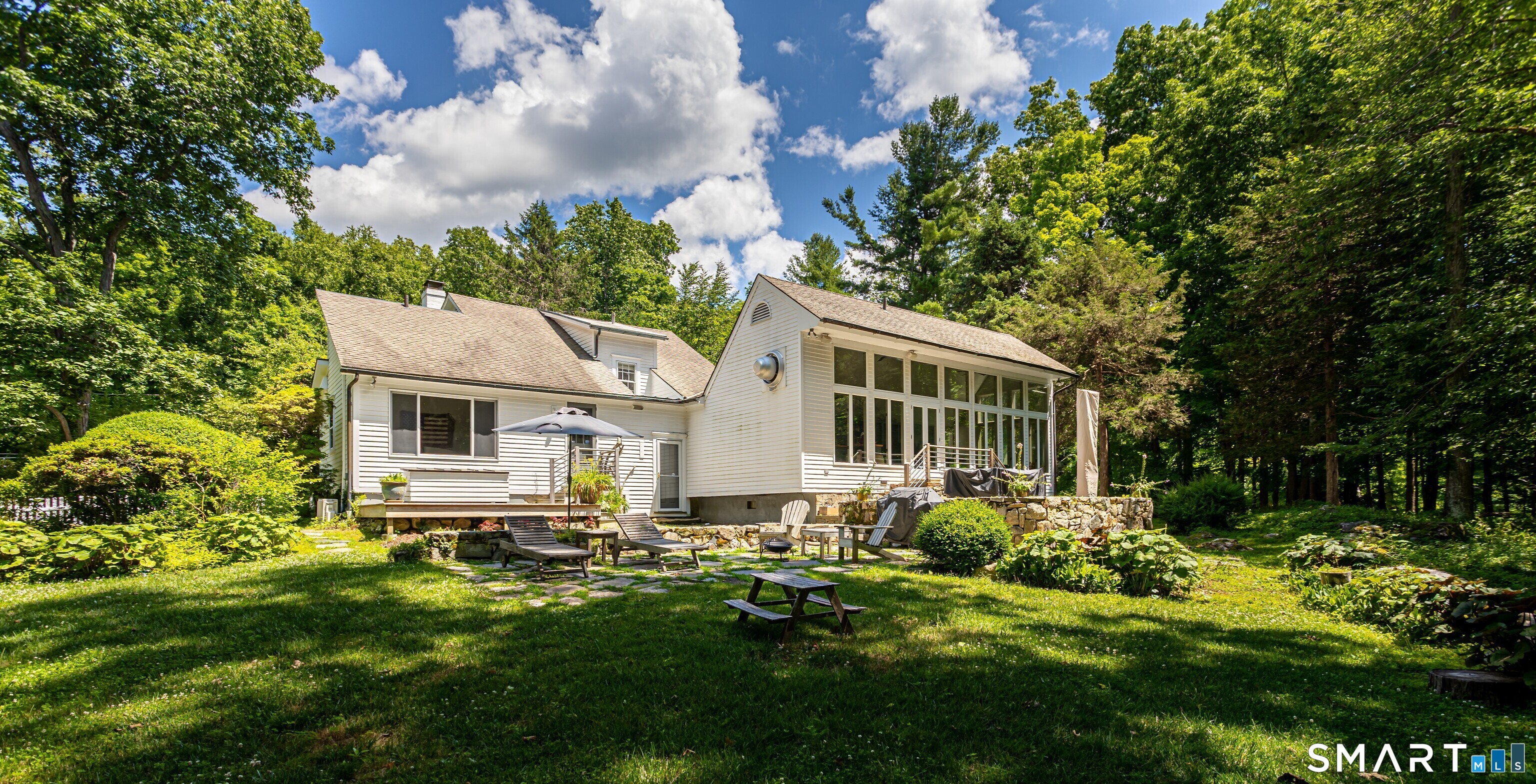 896 Westport Road