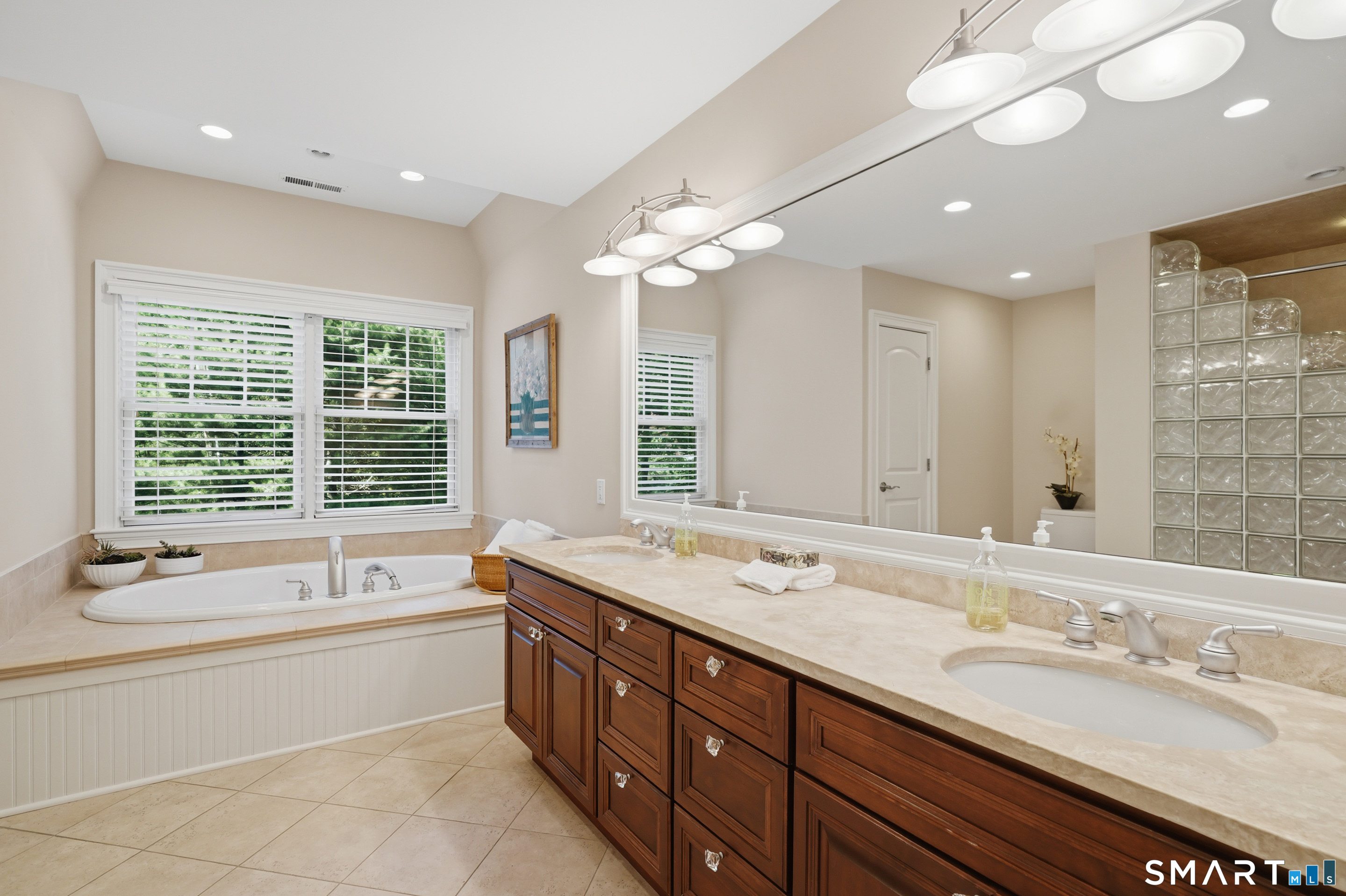 2 Blue Mountain Court