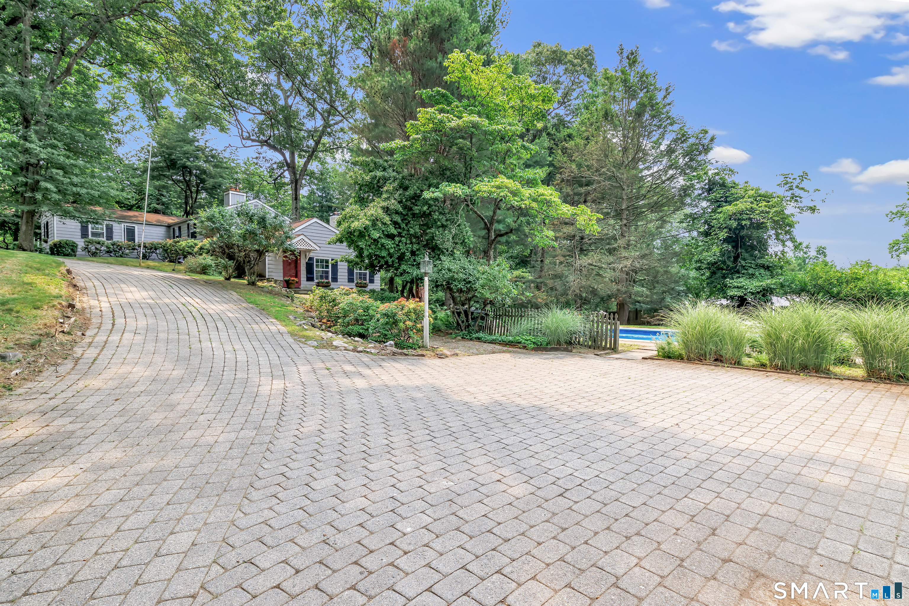 107 Roseville Road