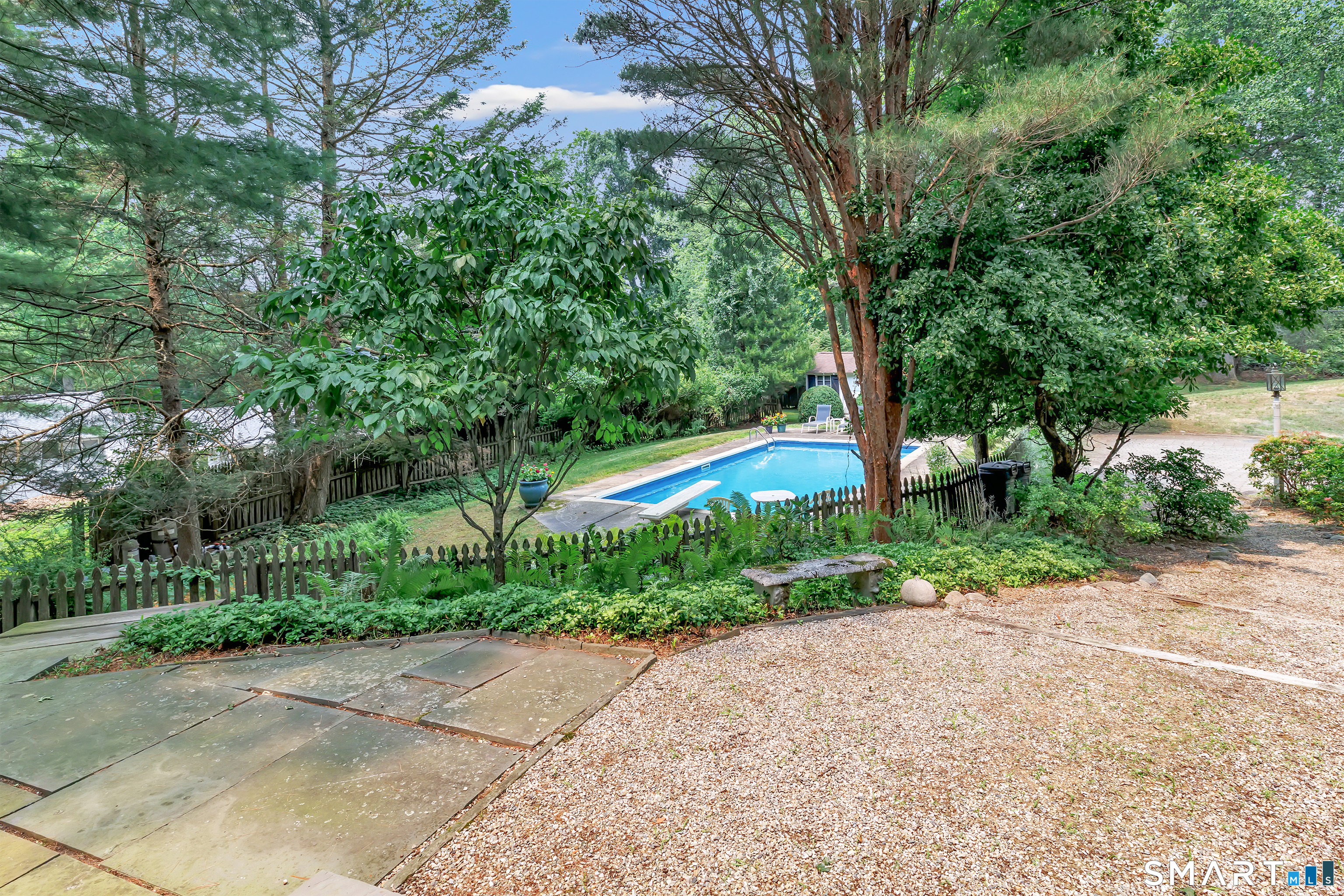 107 Roseville Road