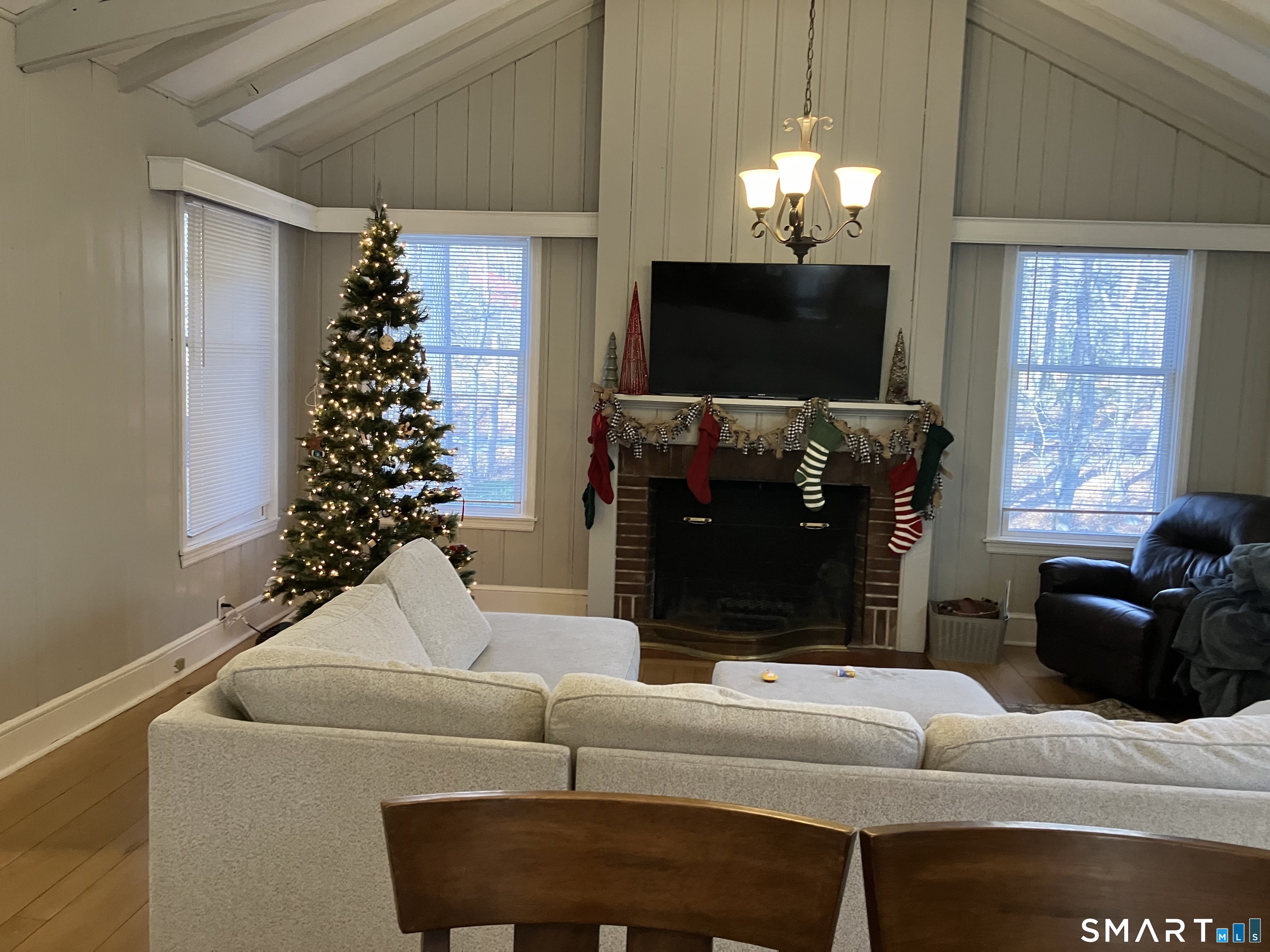 211 New Canaan Road
