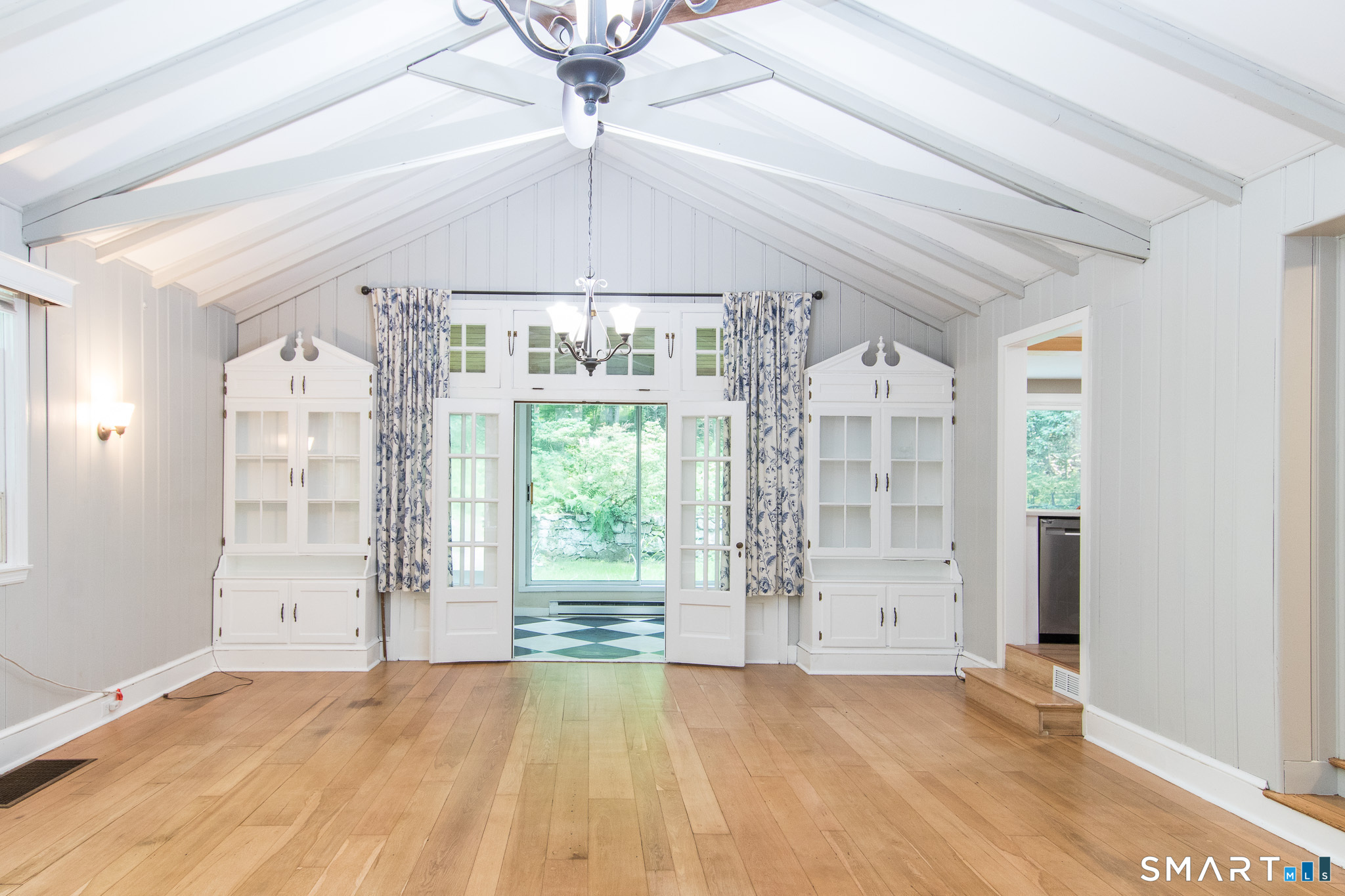 211 New Canaan Road