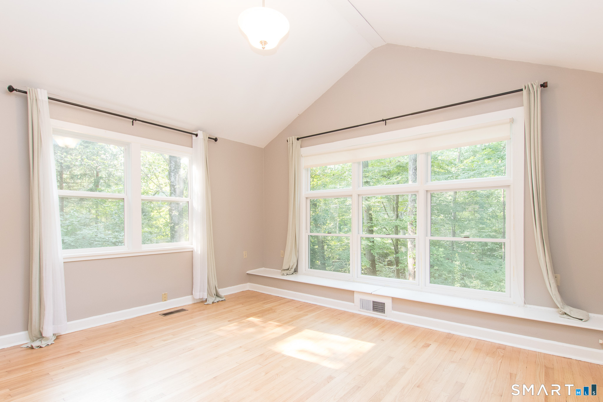 211 New Canaan Road
