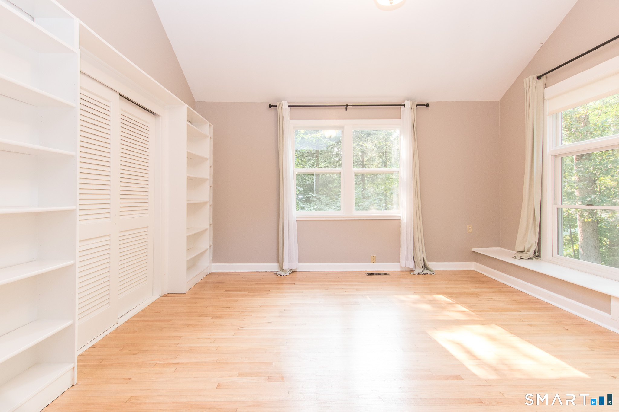 211 New Canaan Road