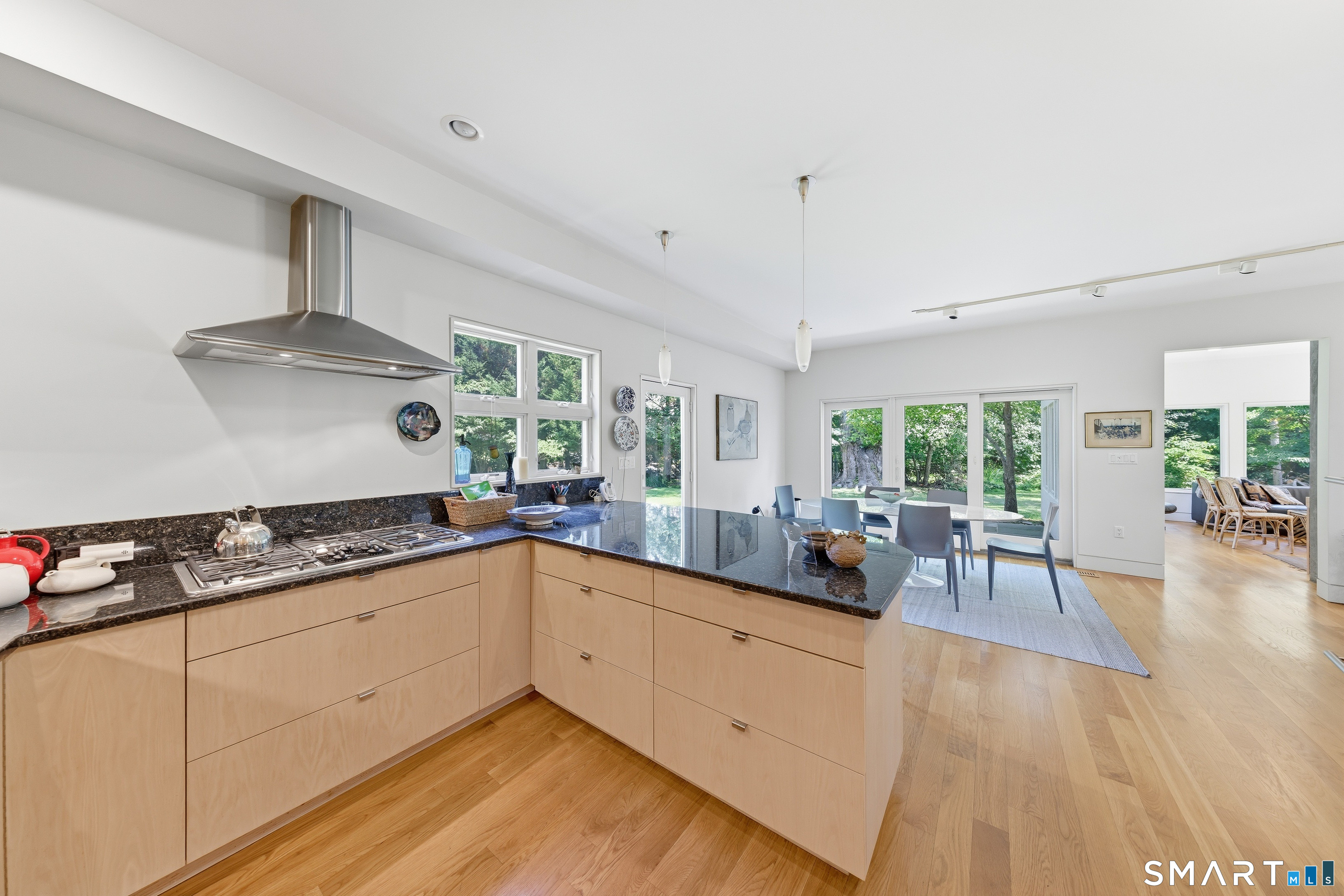 51 Maple Avenue South