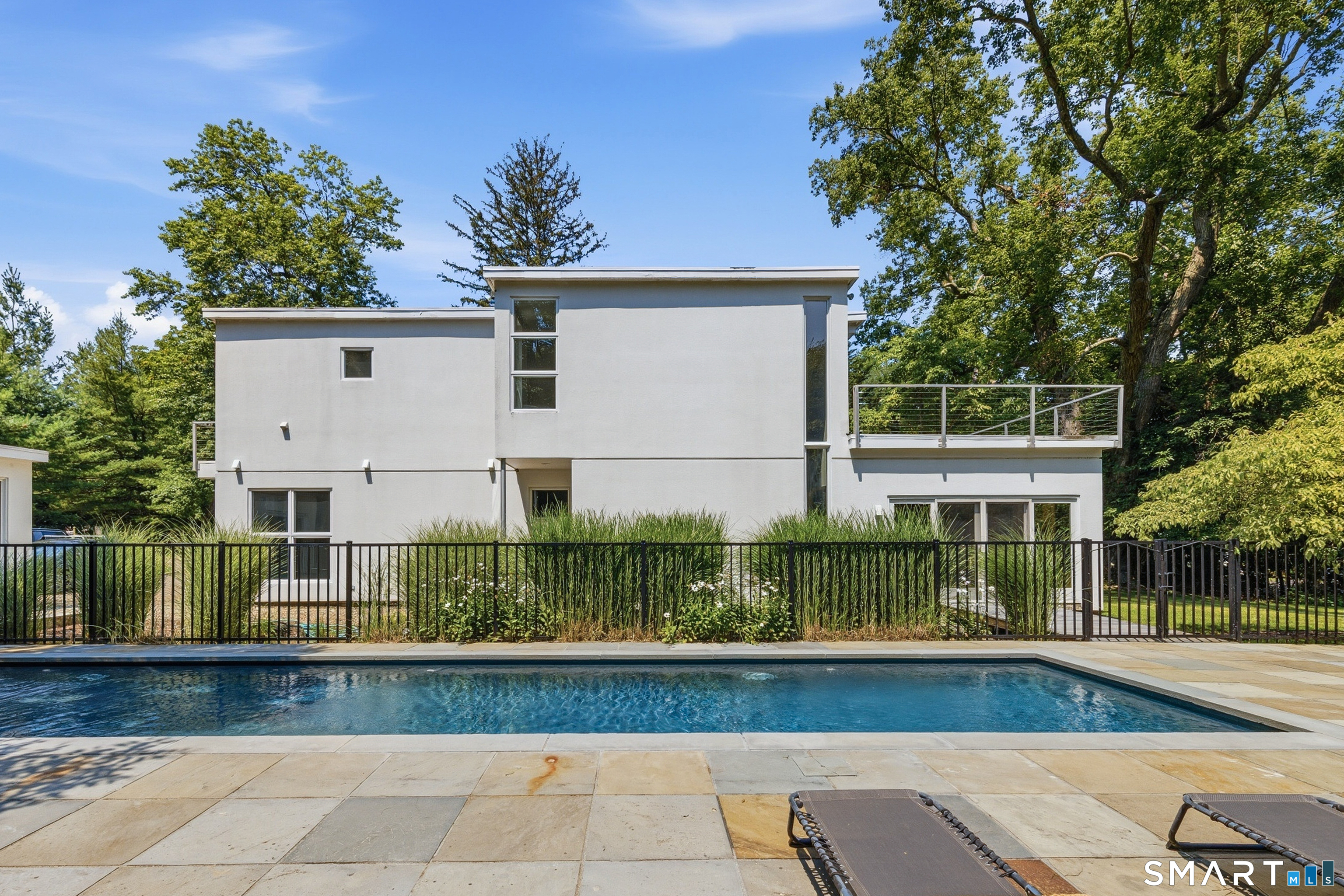 51 Maple Avenue South